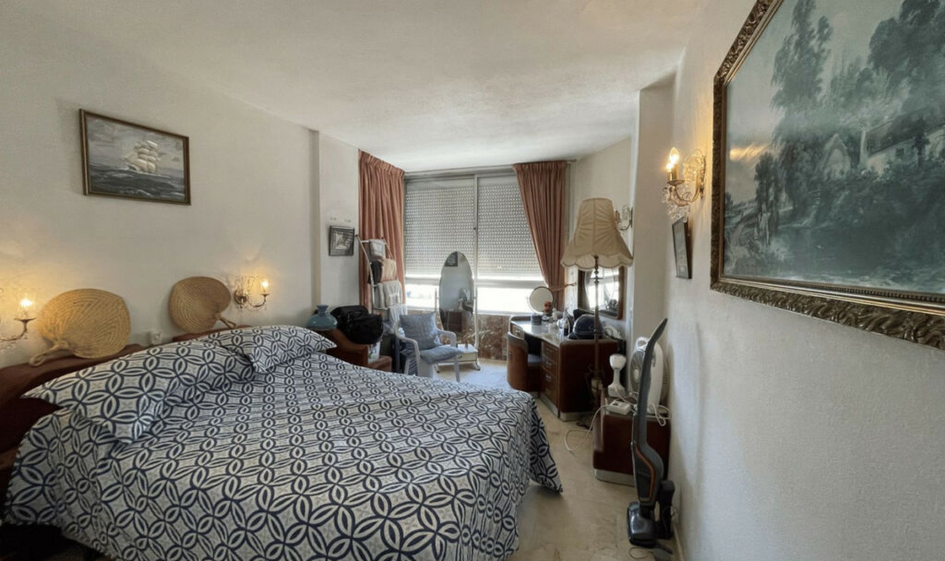 Resale - Apartment -
Marbella