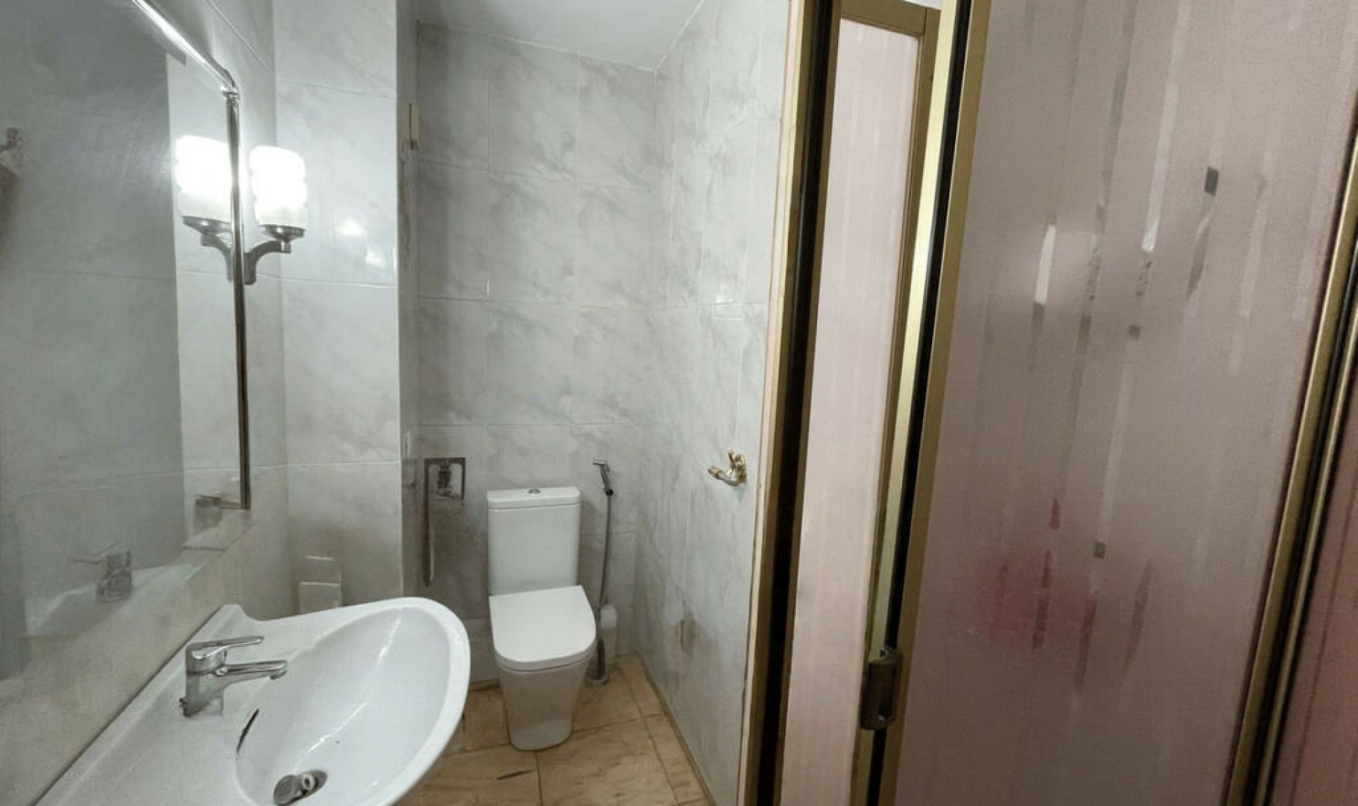 Resale - Apartment -
Marbella
