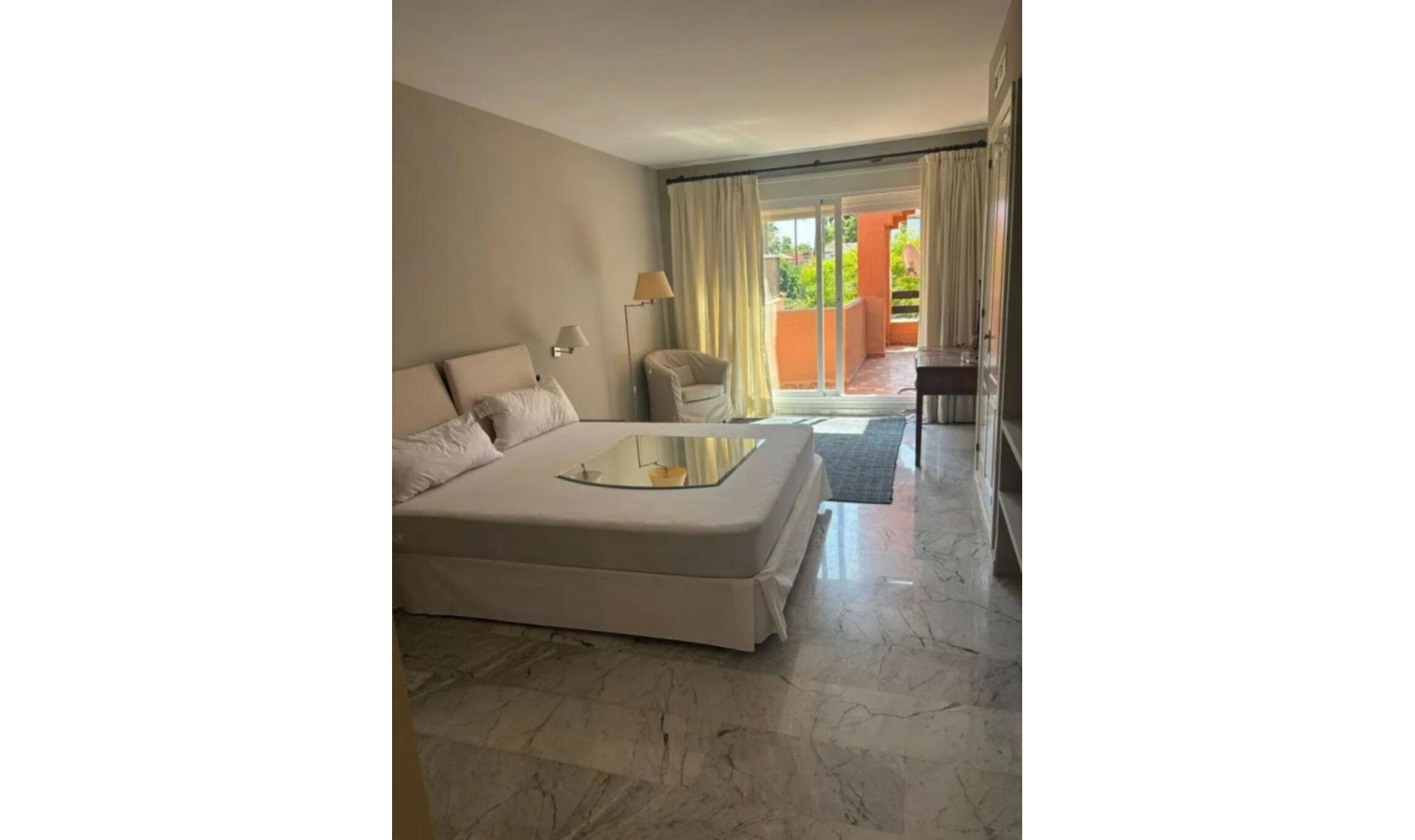 Resale - Apartment -
Marbella