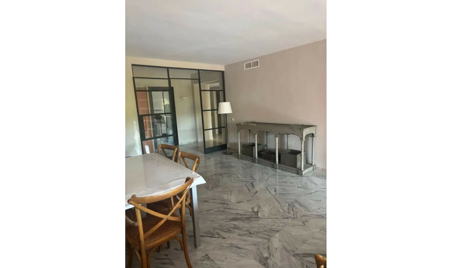 Resale - Apartment -
Marbella