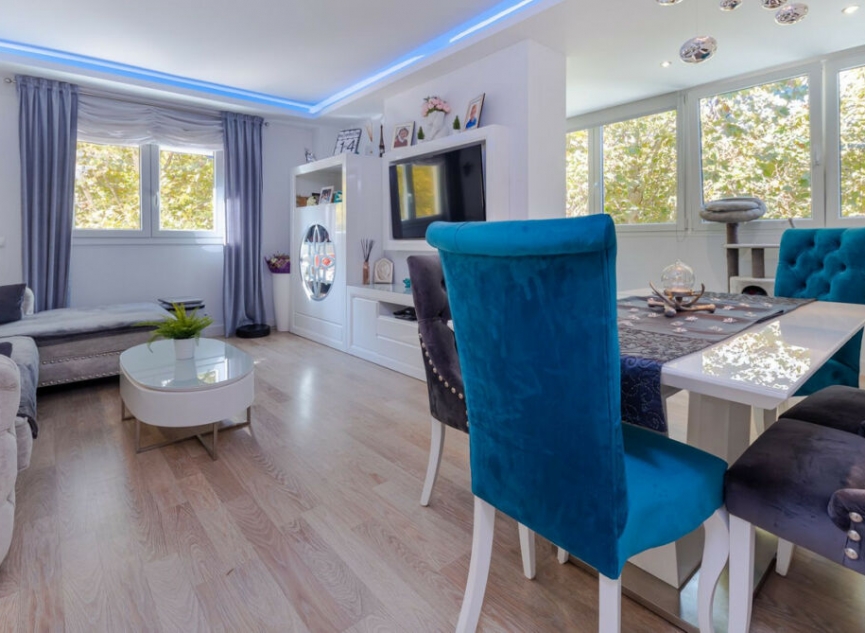 Resale - Apartment -
Marbella