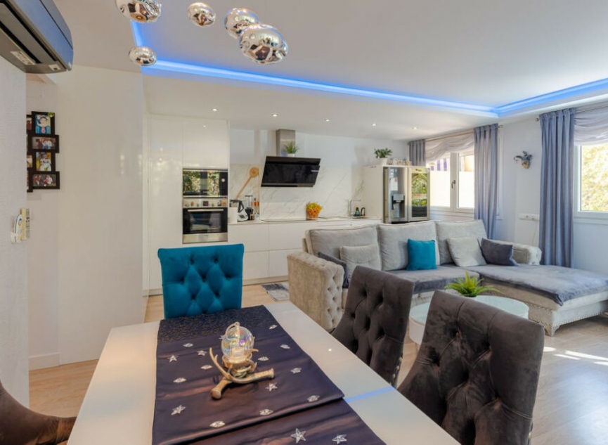 Resale - Apartment -
Marbella