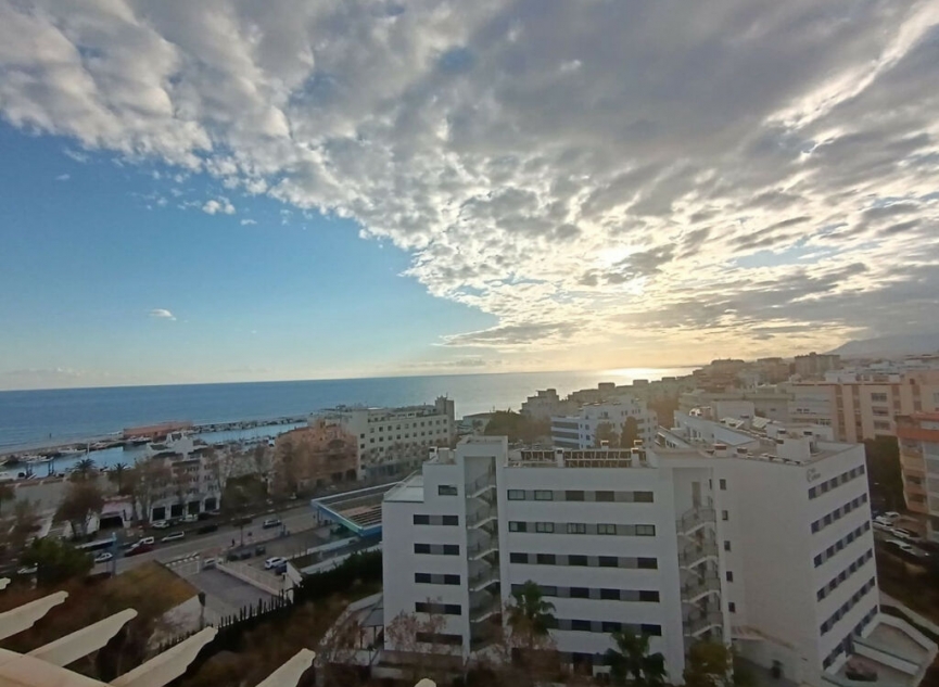 Resale - Apartment -
Marbella