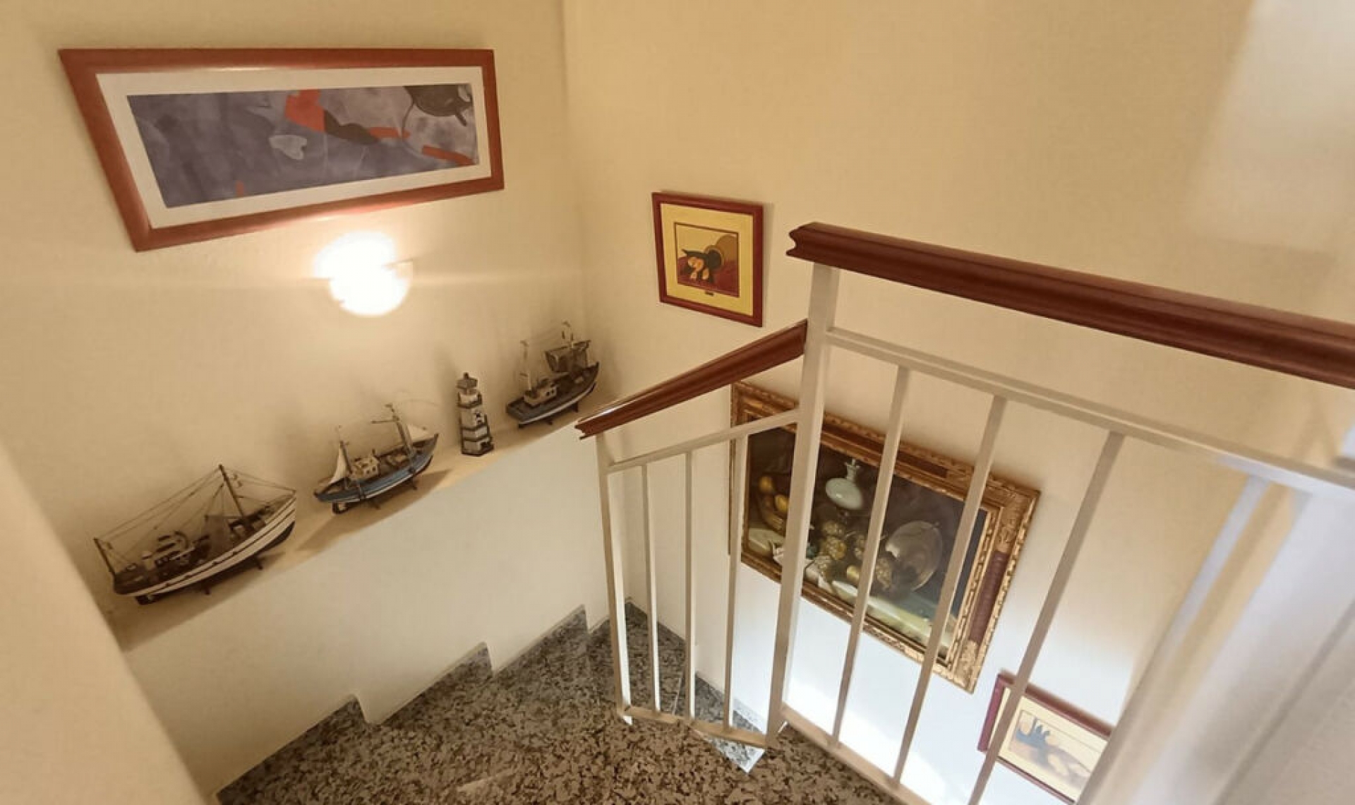 Resale - Apartment -
Marbella