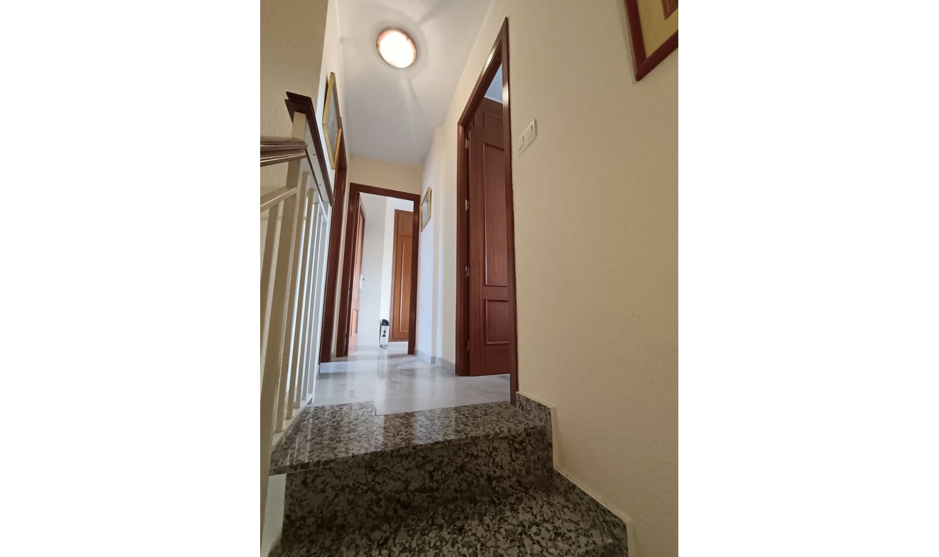 Resale - Apartment -
Marbella