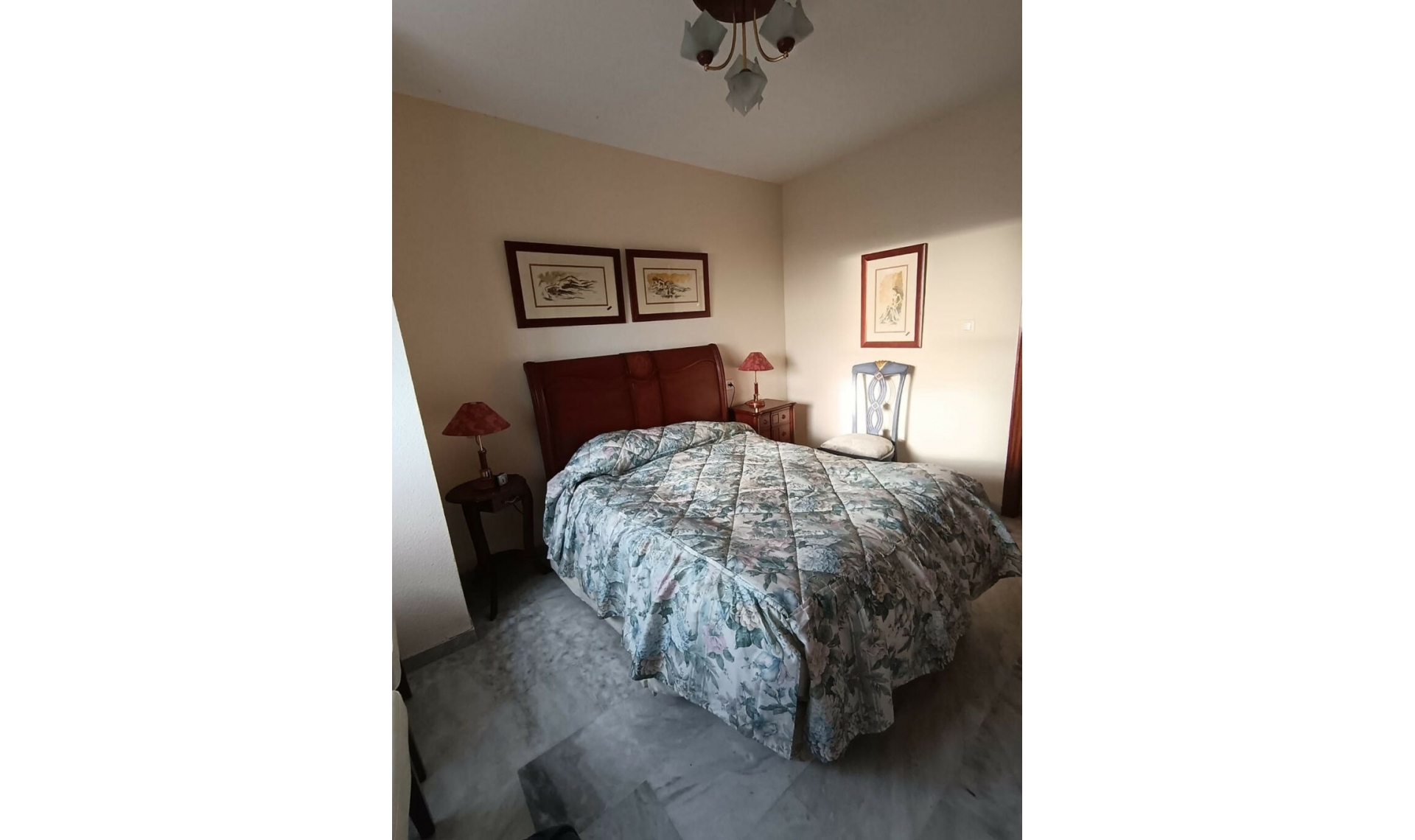 Resale - Apartment -
Marbella