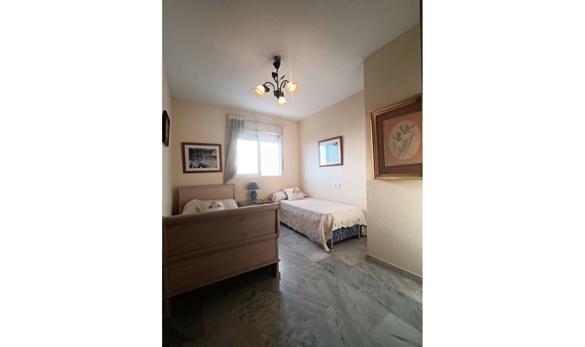 Resale - Apartment -
Marbella