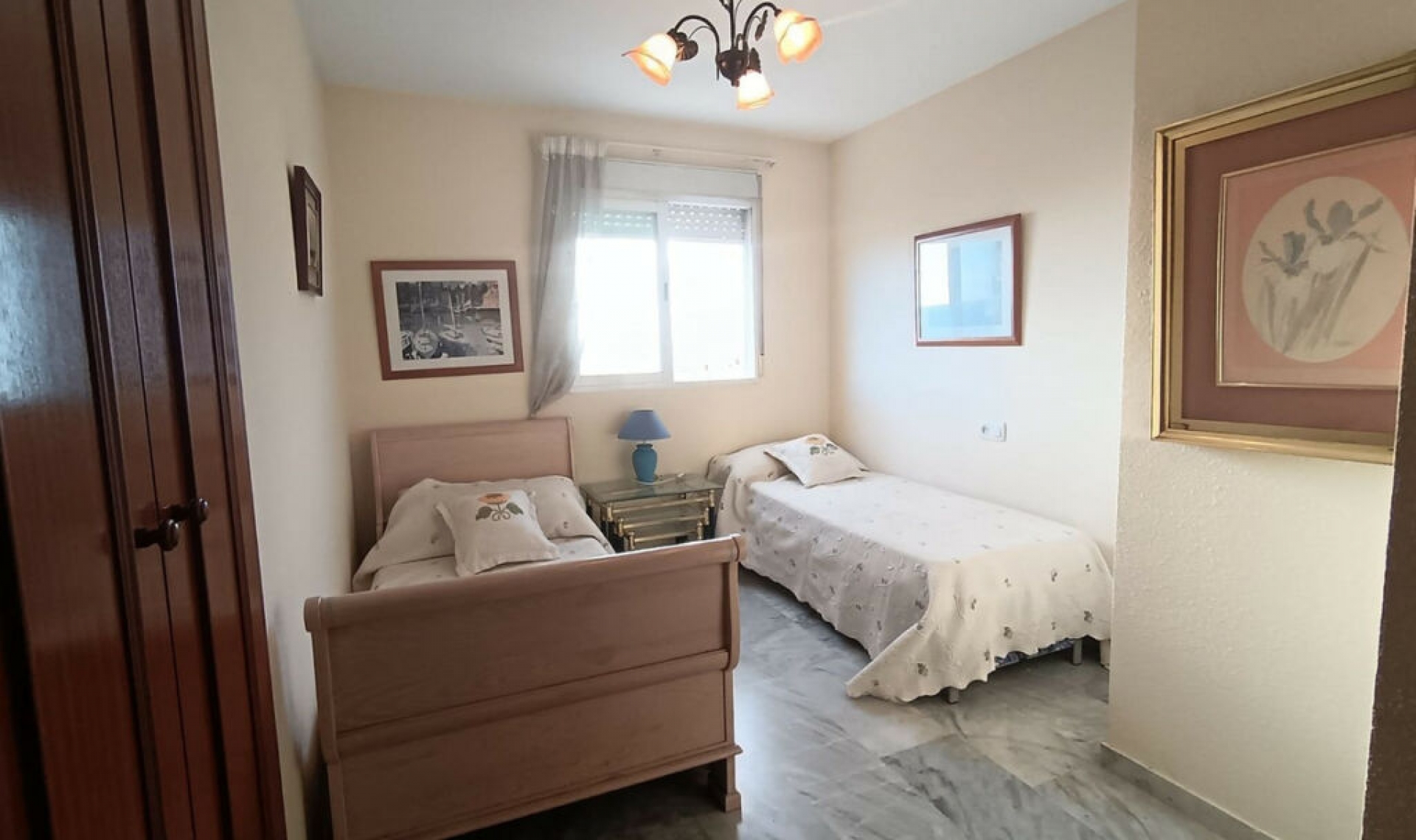 Resale - Apartment -
Marbella