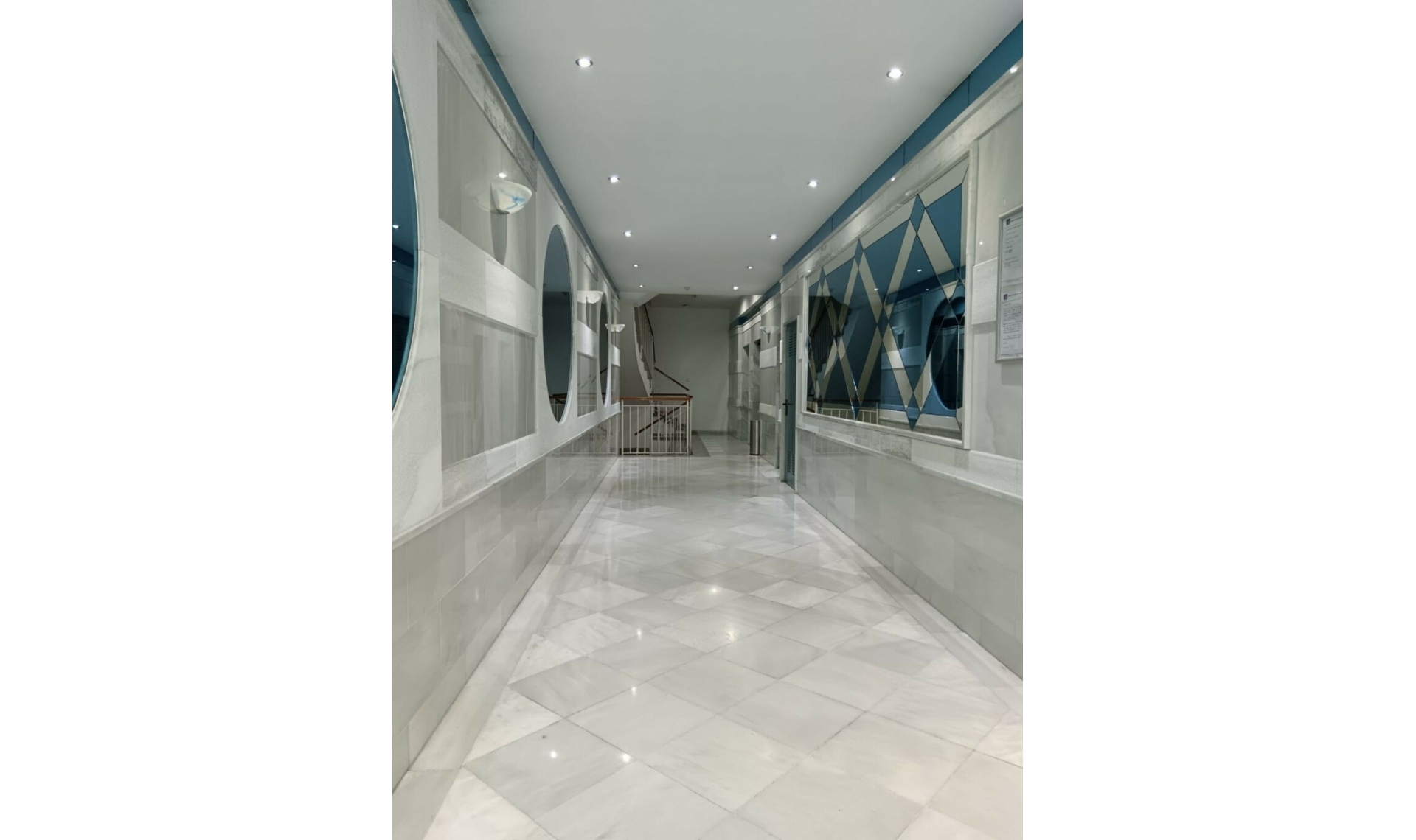 Resale - Apartment -
Marbella