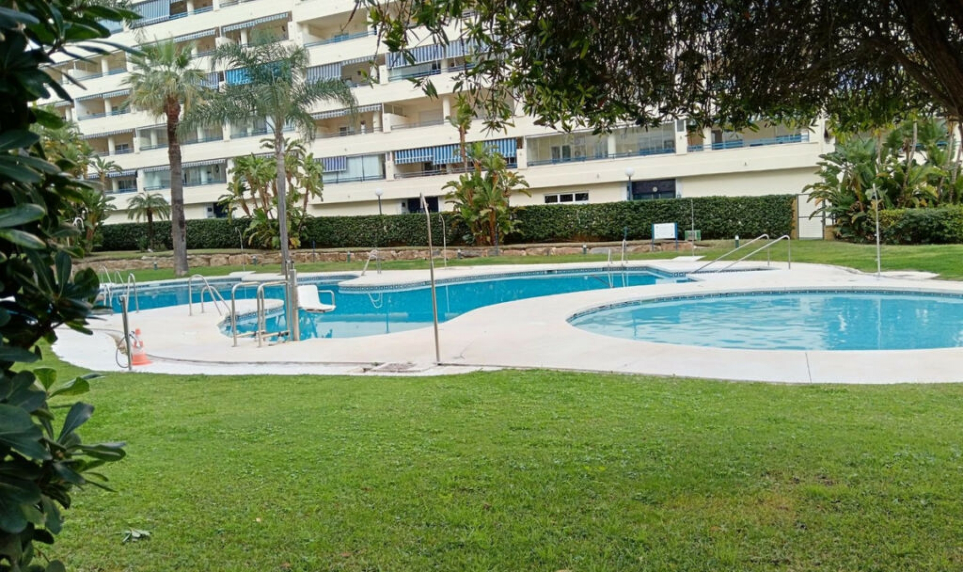 Resale - Apartment -
Marbella