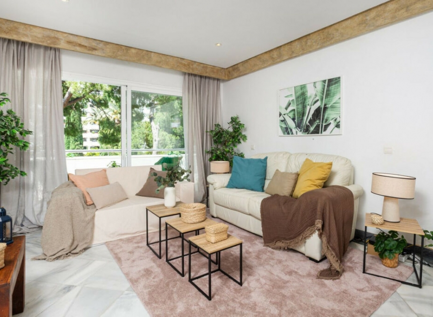 Resale - Apartment -
Marbella
