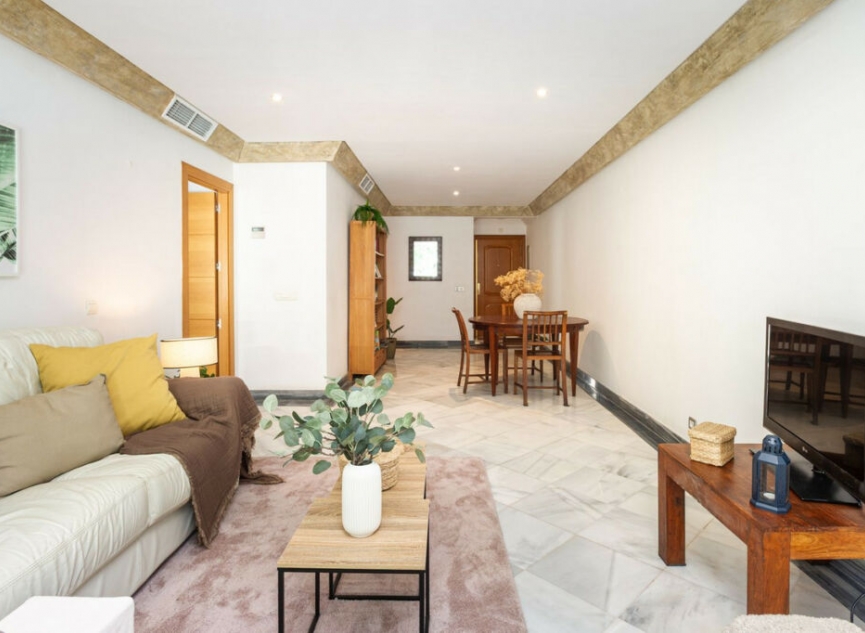Resale - Apartment -
Marbella