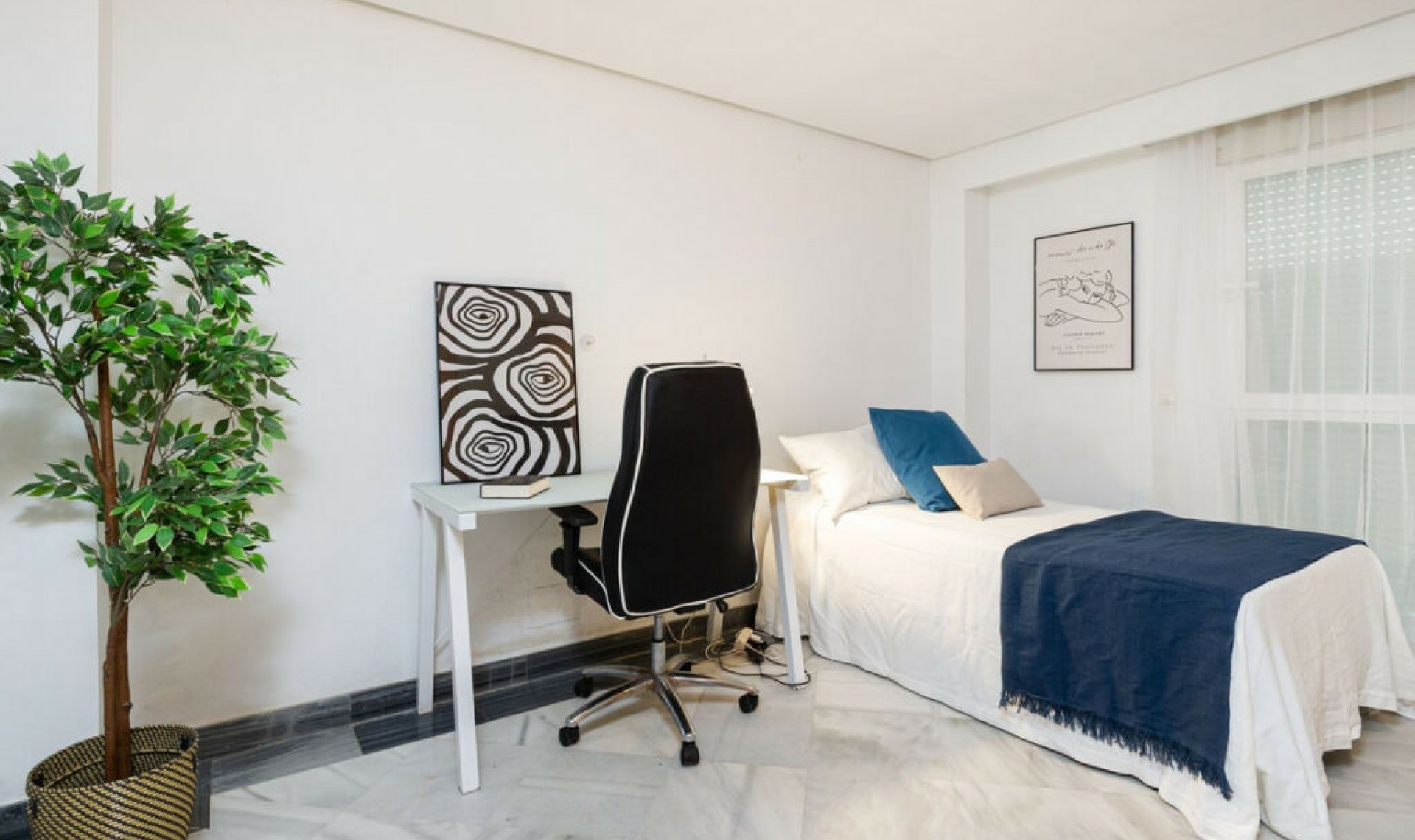 Resale - Apartment -
Marbella