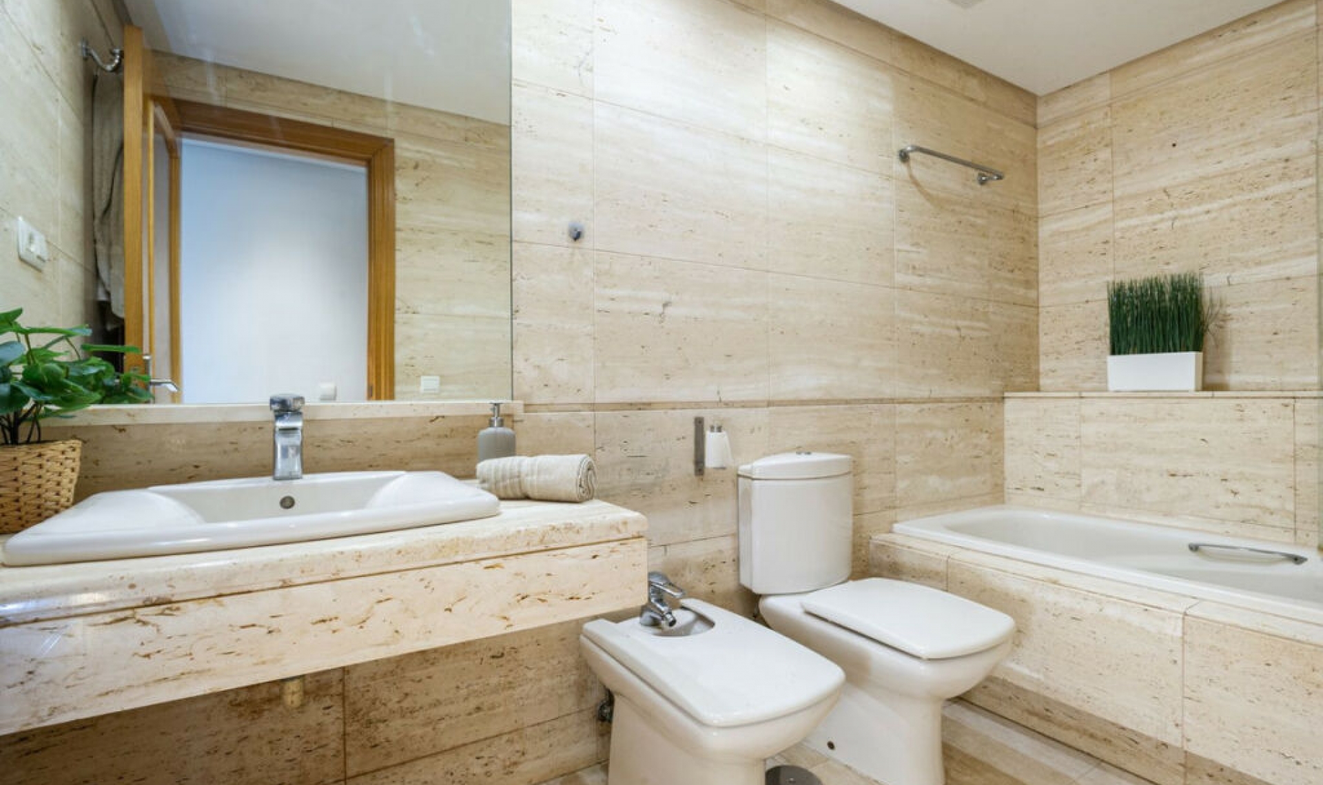 Resale - Apartment -
Marbella