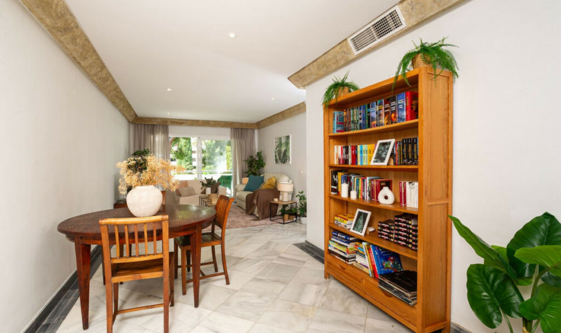 Resale - Apartment -
Marbella