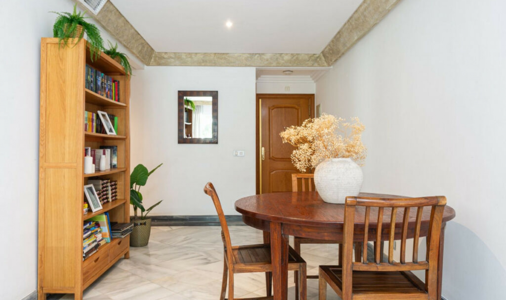 Resale - Apartment -
Marbella