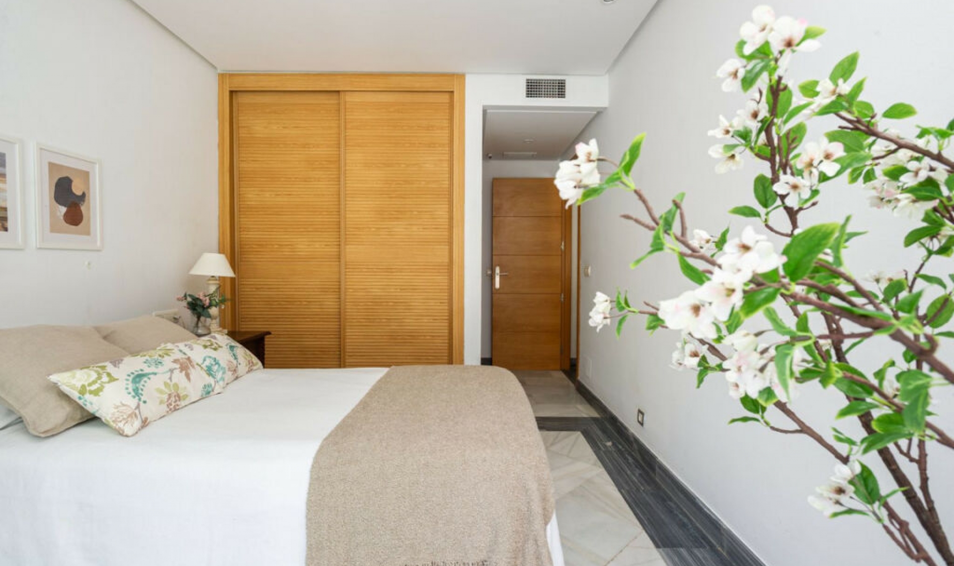 Resale - Apartment -
Marbella