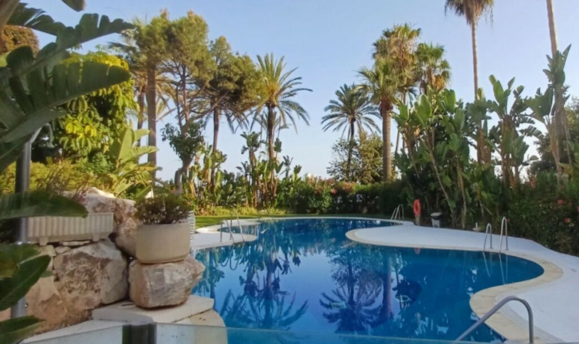 Resale - Apartment -
Marbella