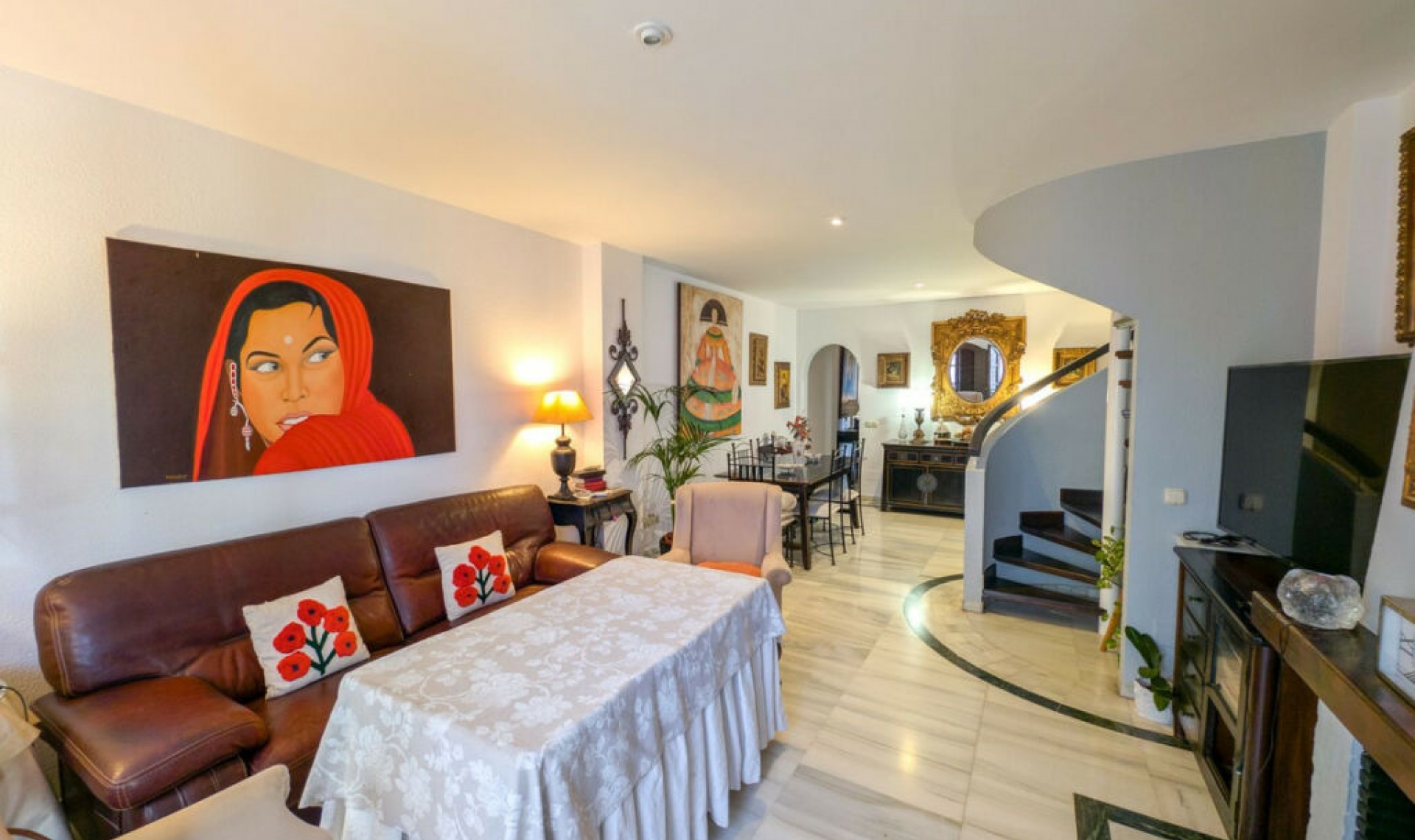 Resale - Apartment -
Marbella