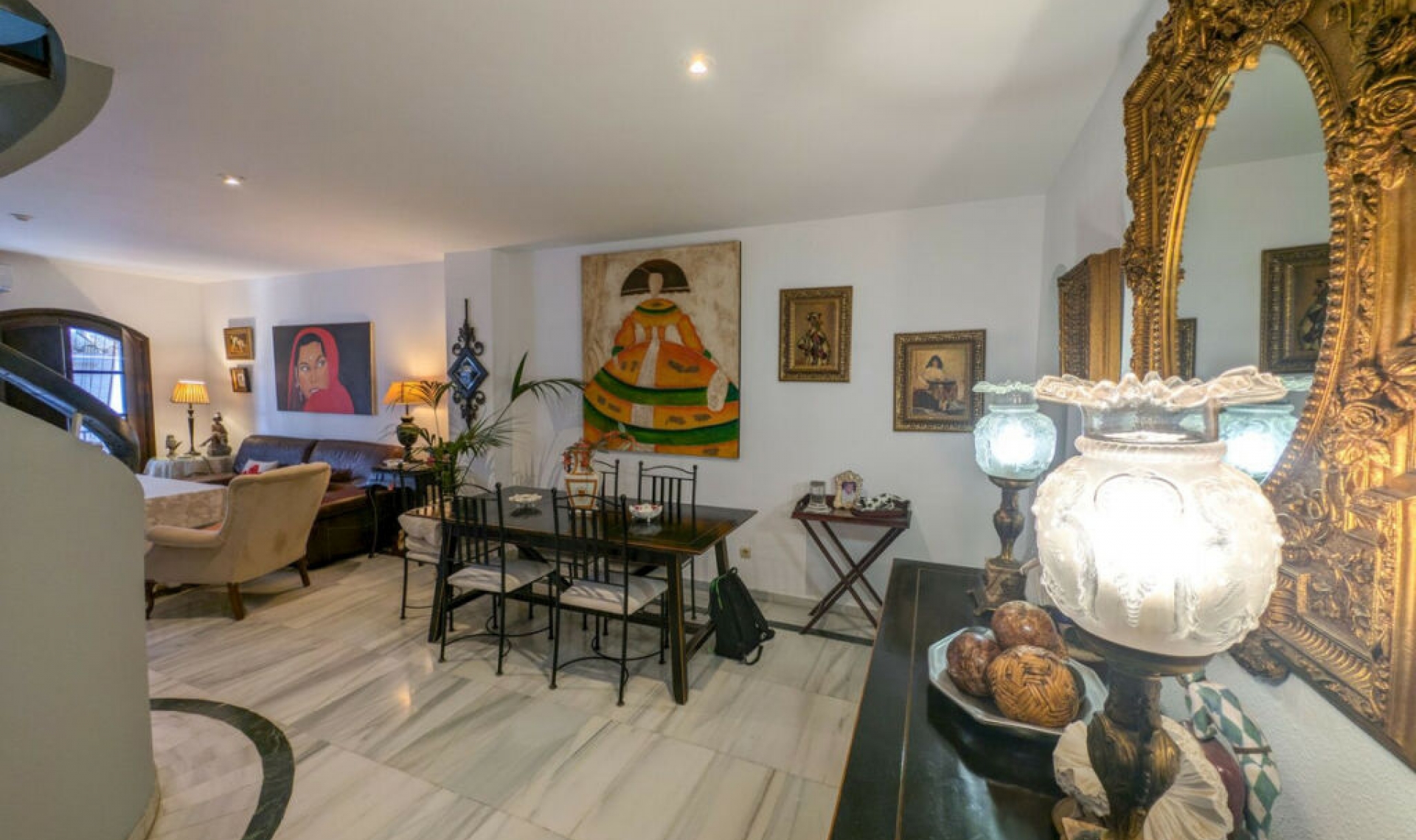 Resale - Apartment -
Marbella