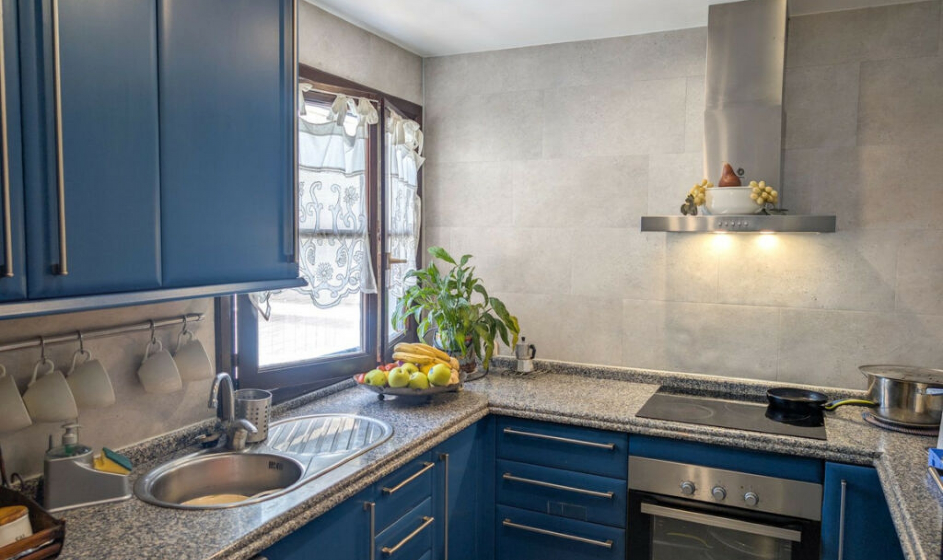 Resale - Apartment -
Marbella