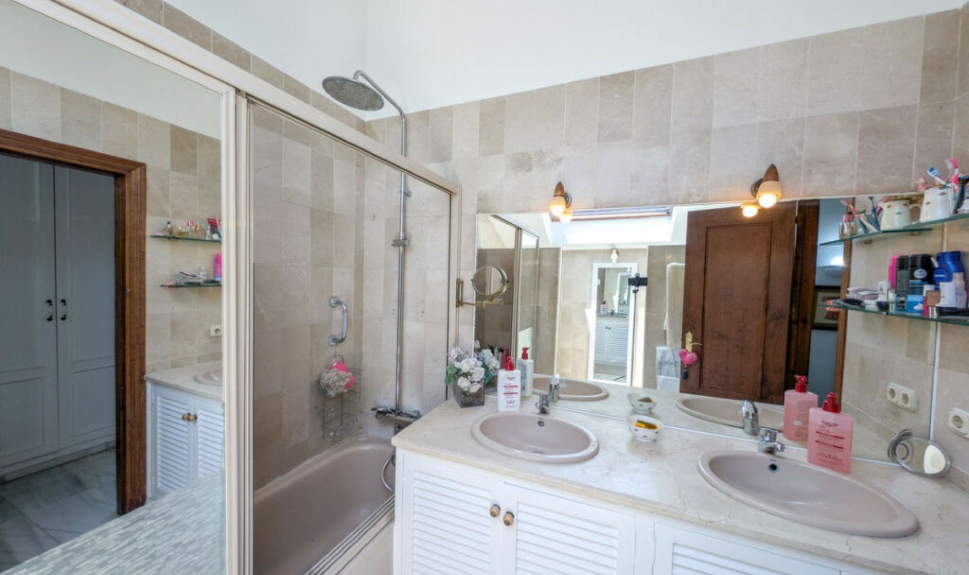 Resale - Apartment -
Marbella