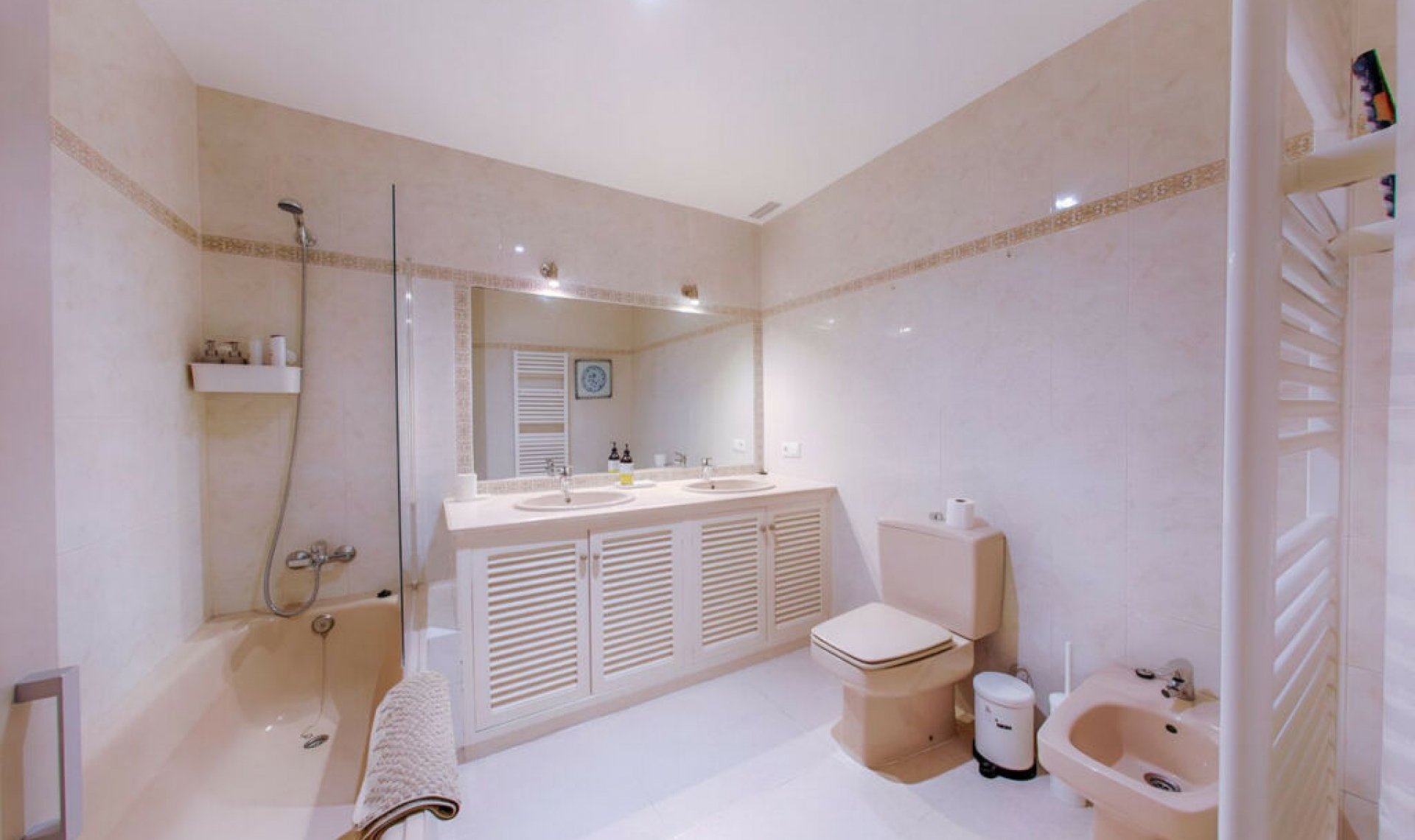 Resale - Apartment -
Marbella