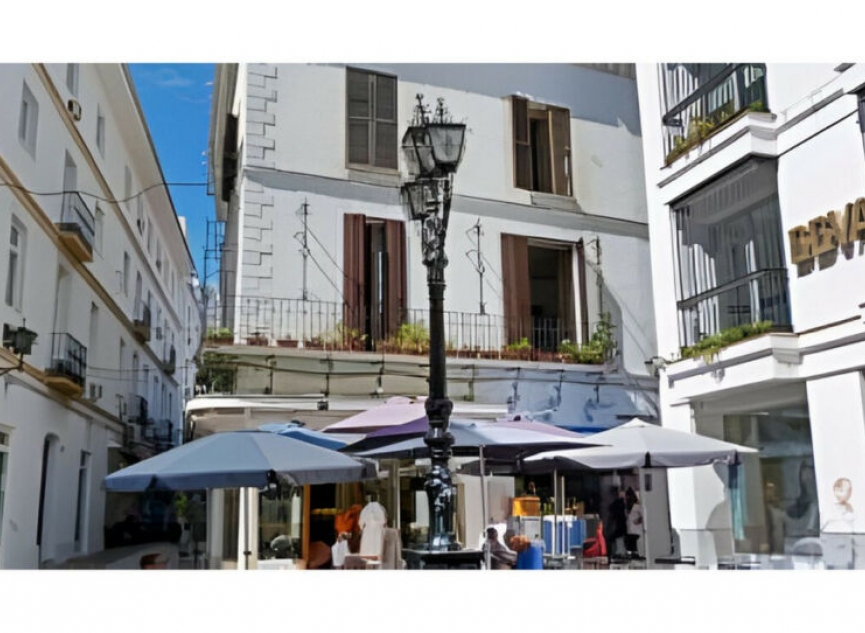Resale - Apartment -
Marbella