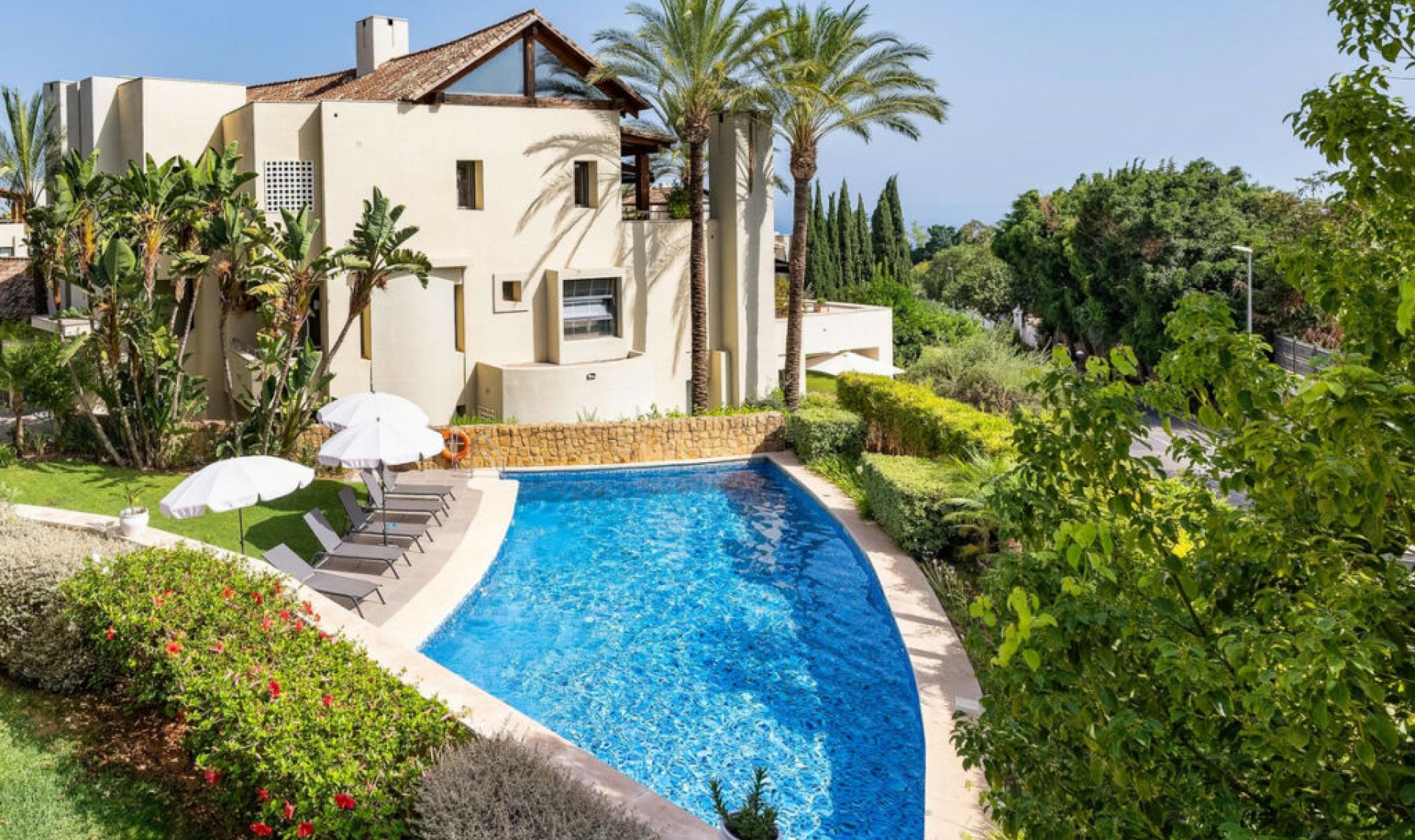 Resale - Apartment -
Marbella