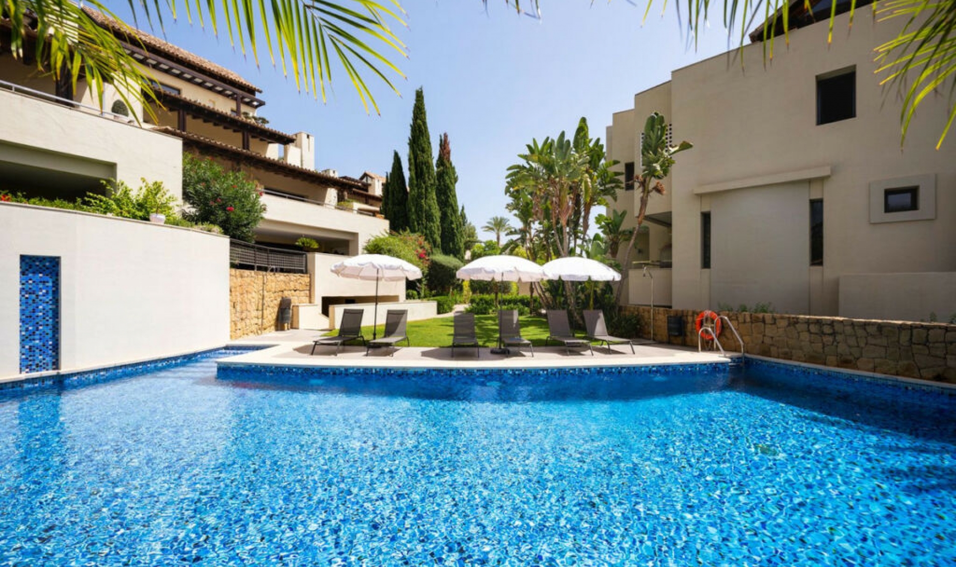 Resale - Apartment -
Marbella