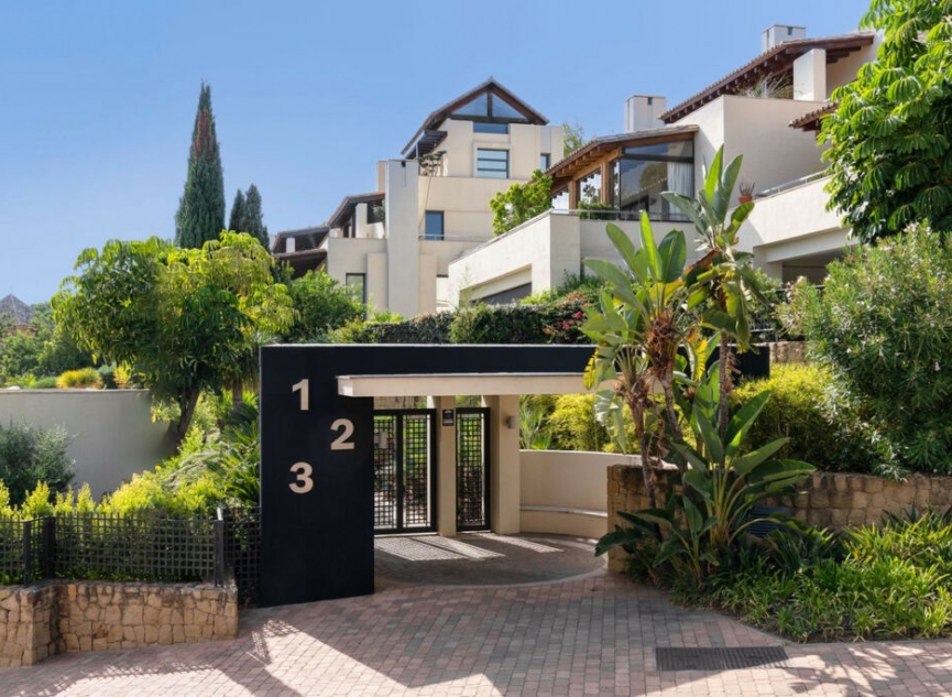 Resale - Apartment -
Marbella