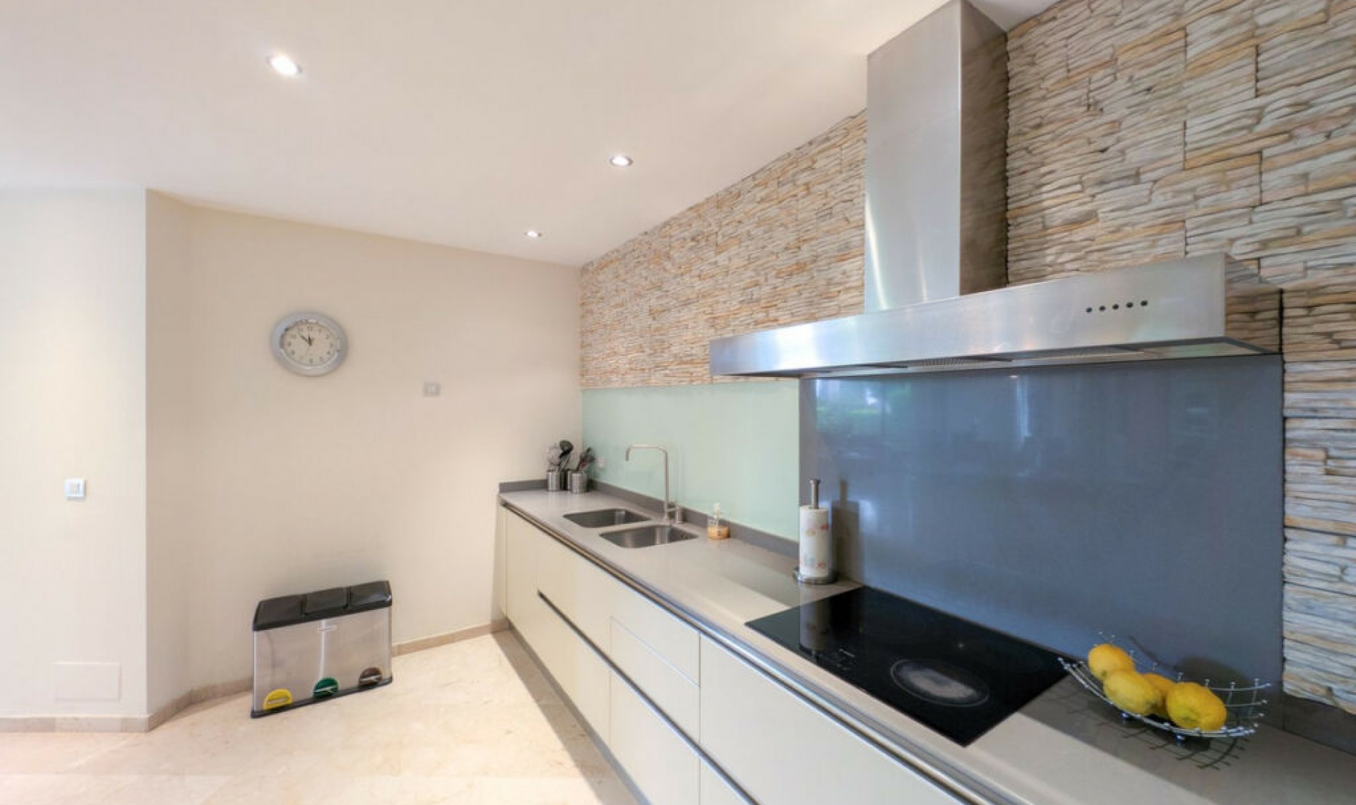 Resale - Apartment -
Marbella