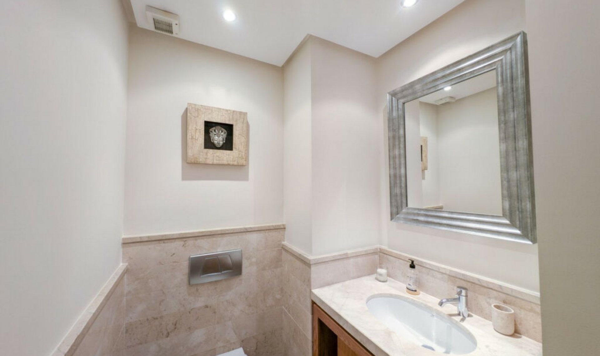 Resale - Apartment -
Marbella