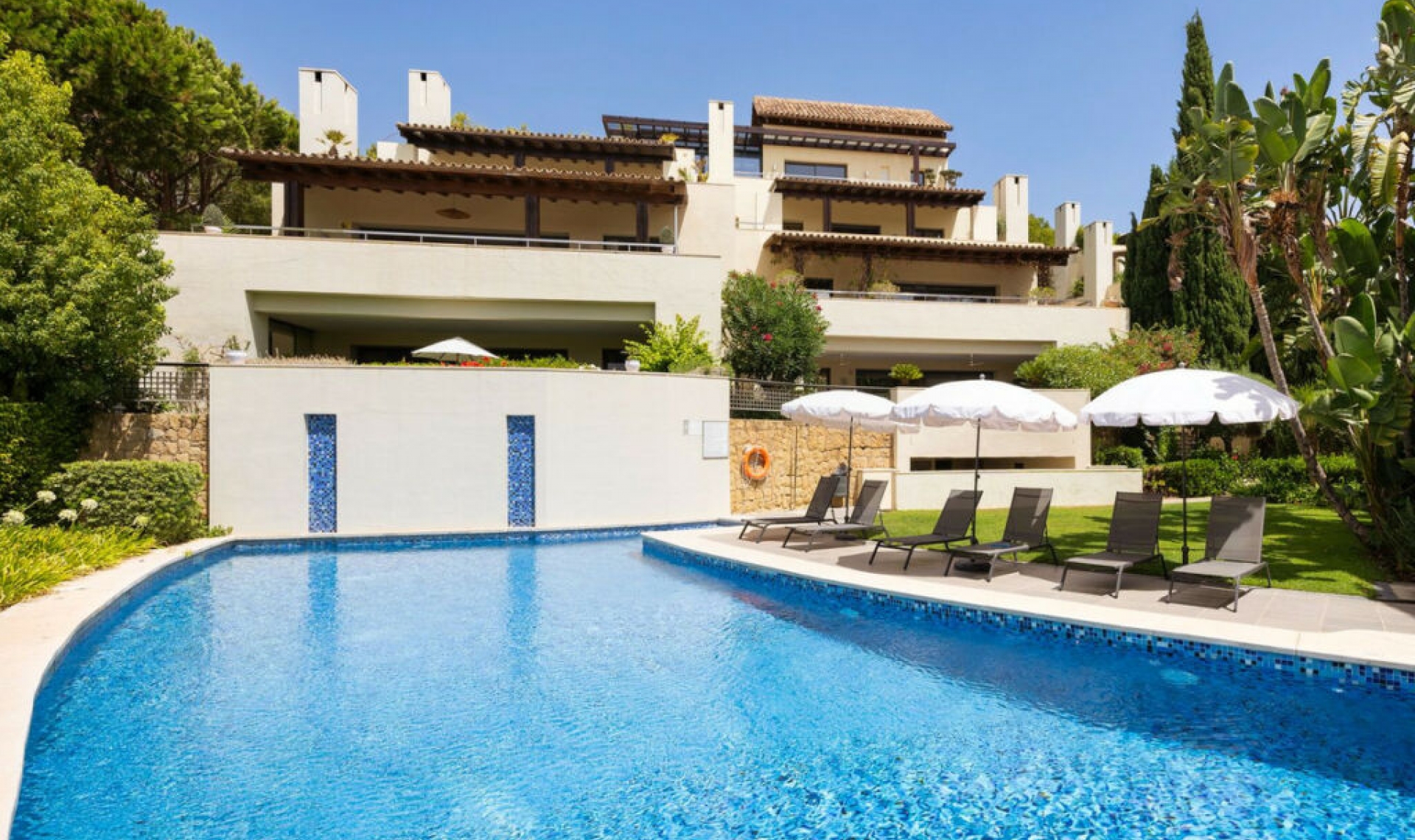 Resale - Apartment -
Marbella