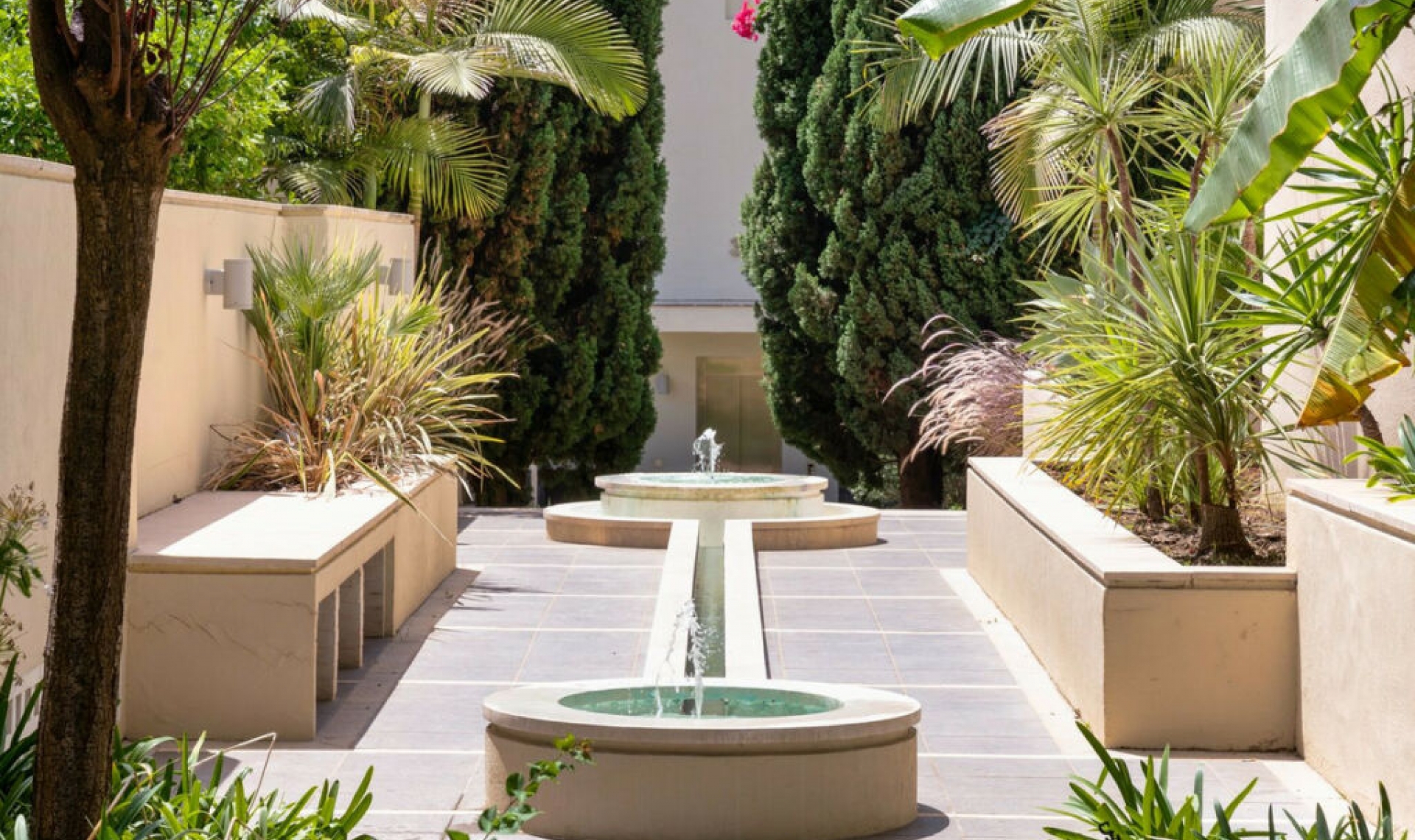 Resale - Apartment -
Marbella