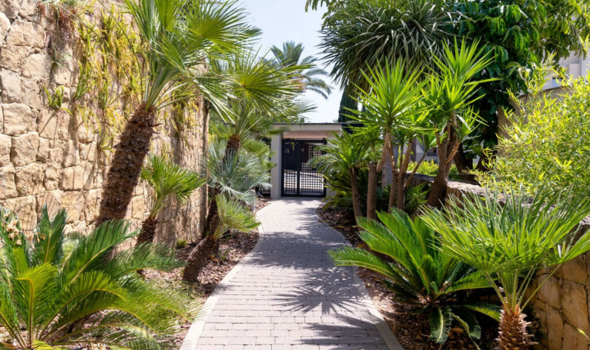 Resale - Apartment -
Marbella