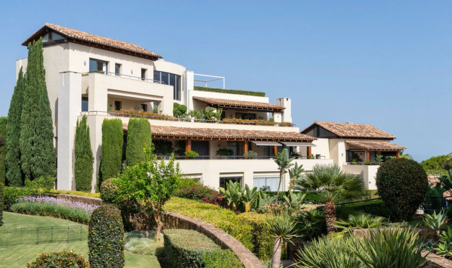 Resale - Apartment -
Marbella
