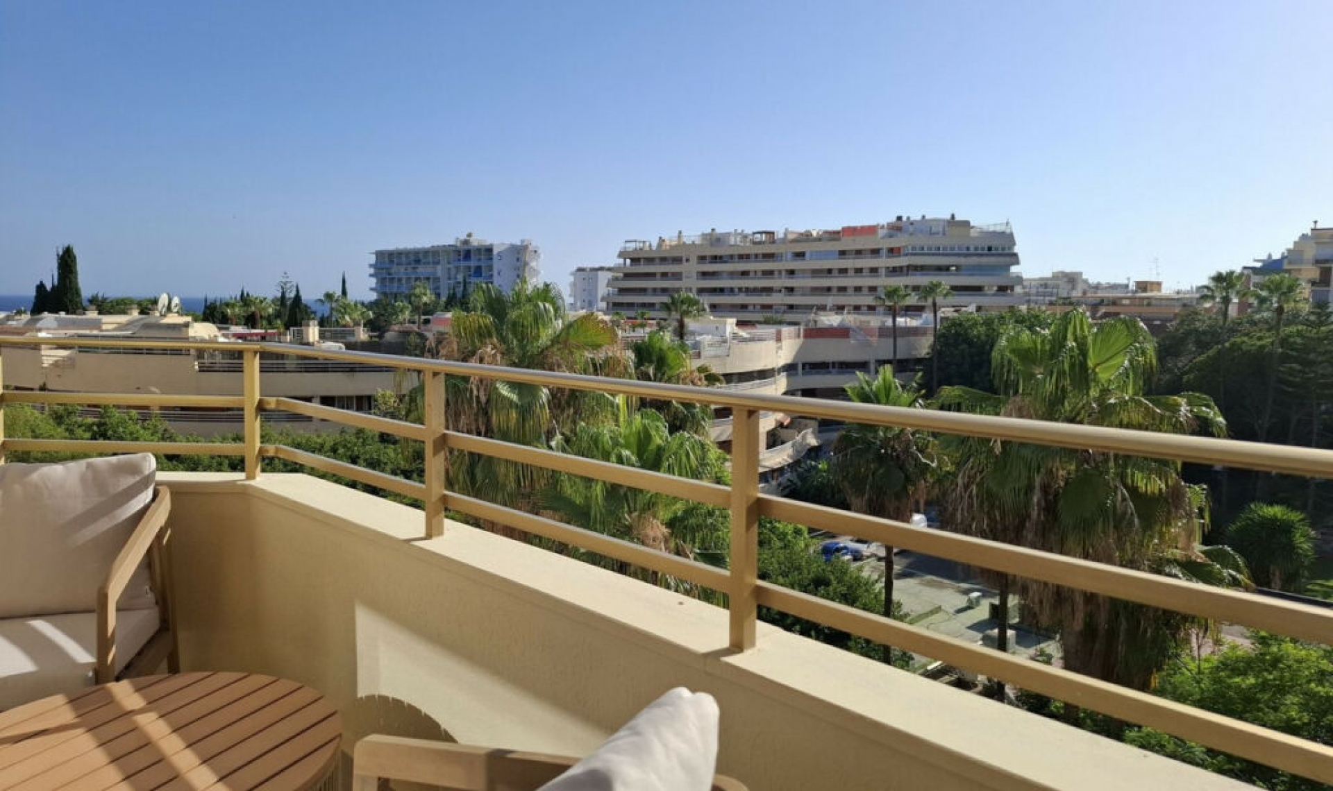 Resale - Apartment -
Marbella
