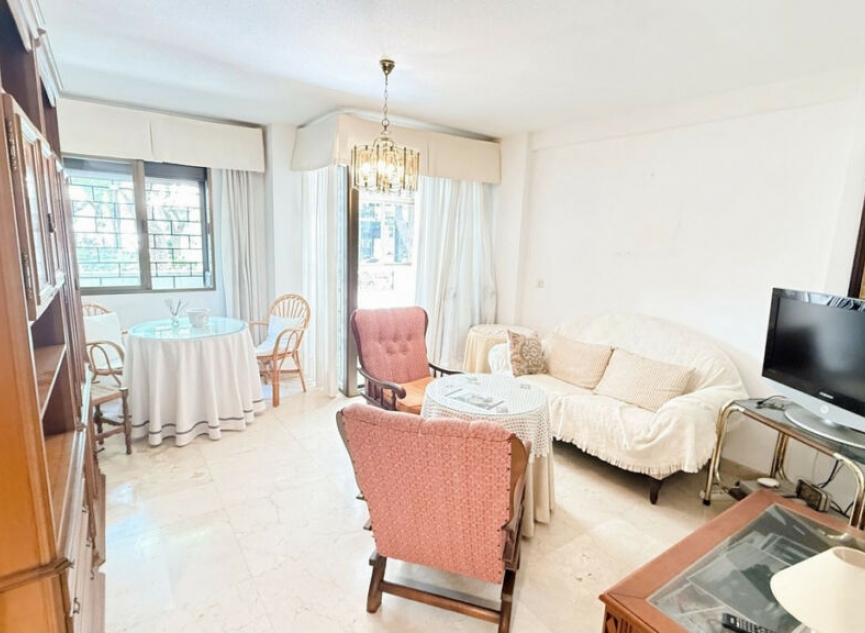 Resale - Apartment -
Marbella