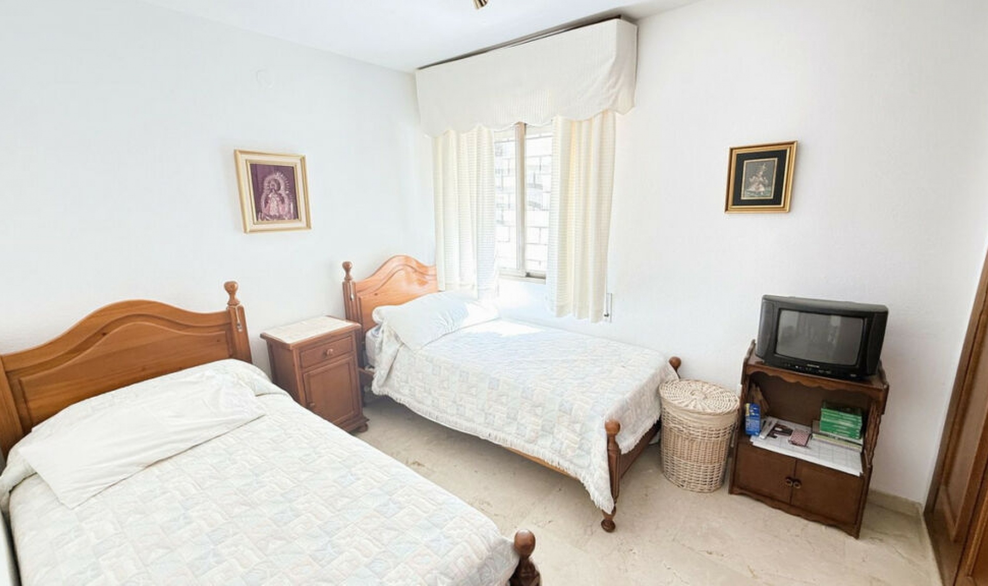 Resale - Apartment -
Marbella