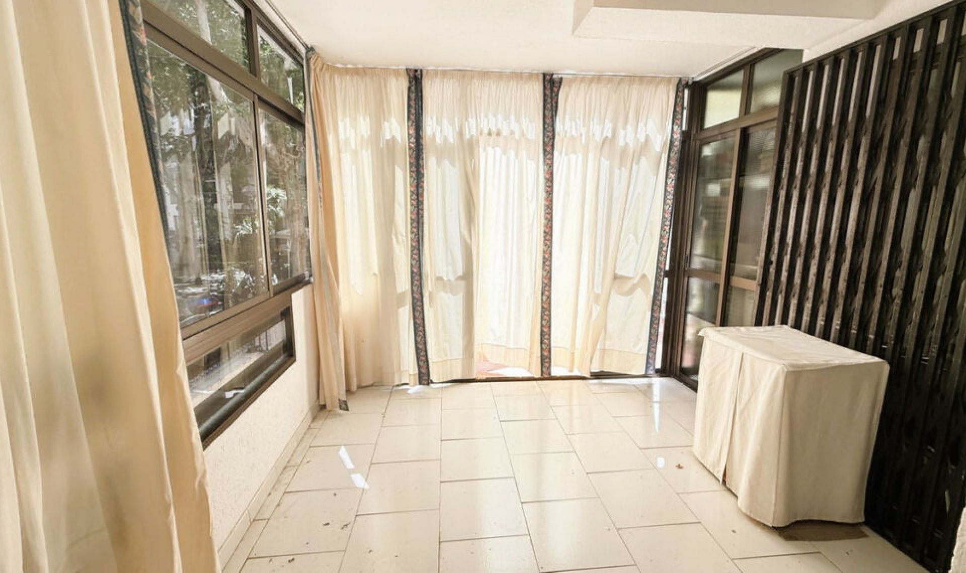 Resale - Apartment -
Marbella