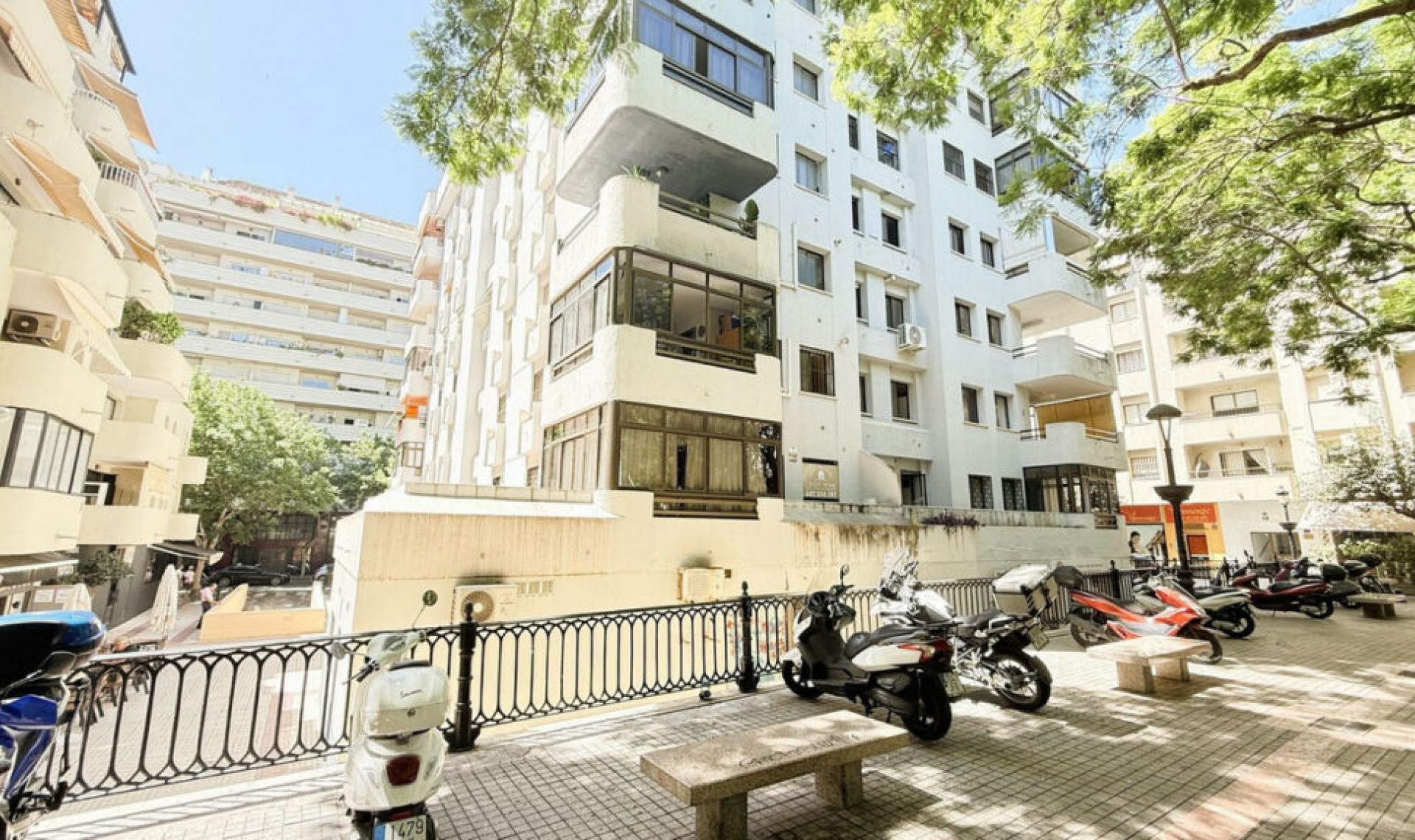 Resale - Apartment -
Marbella