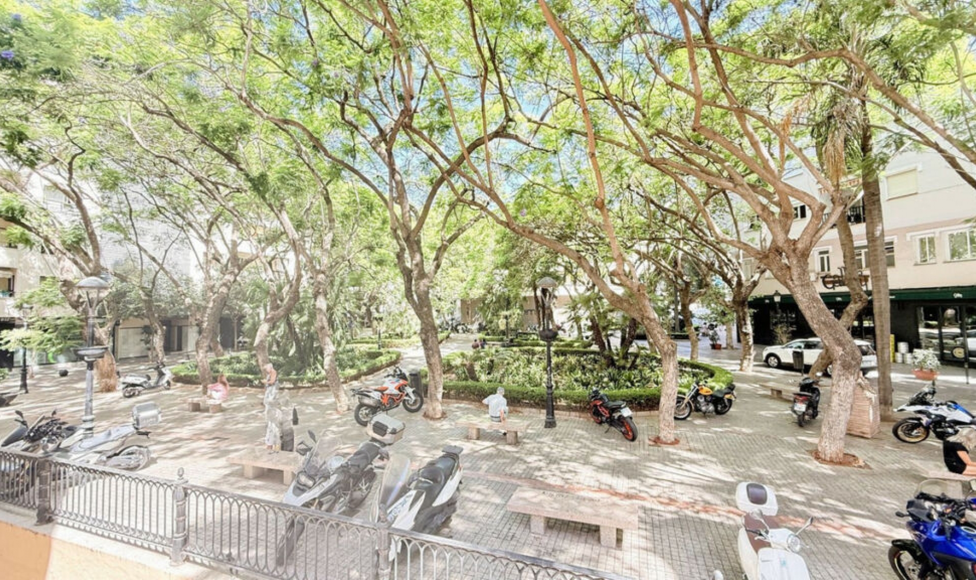 Resale - Apartment -
Marbella