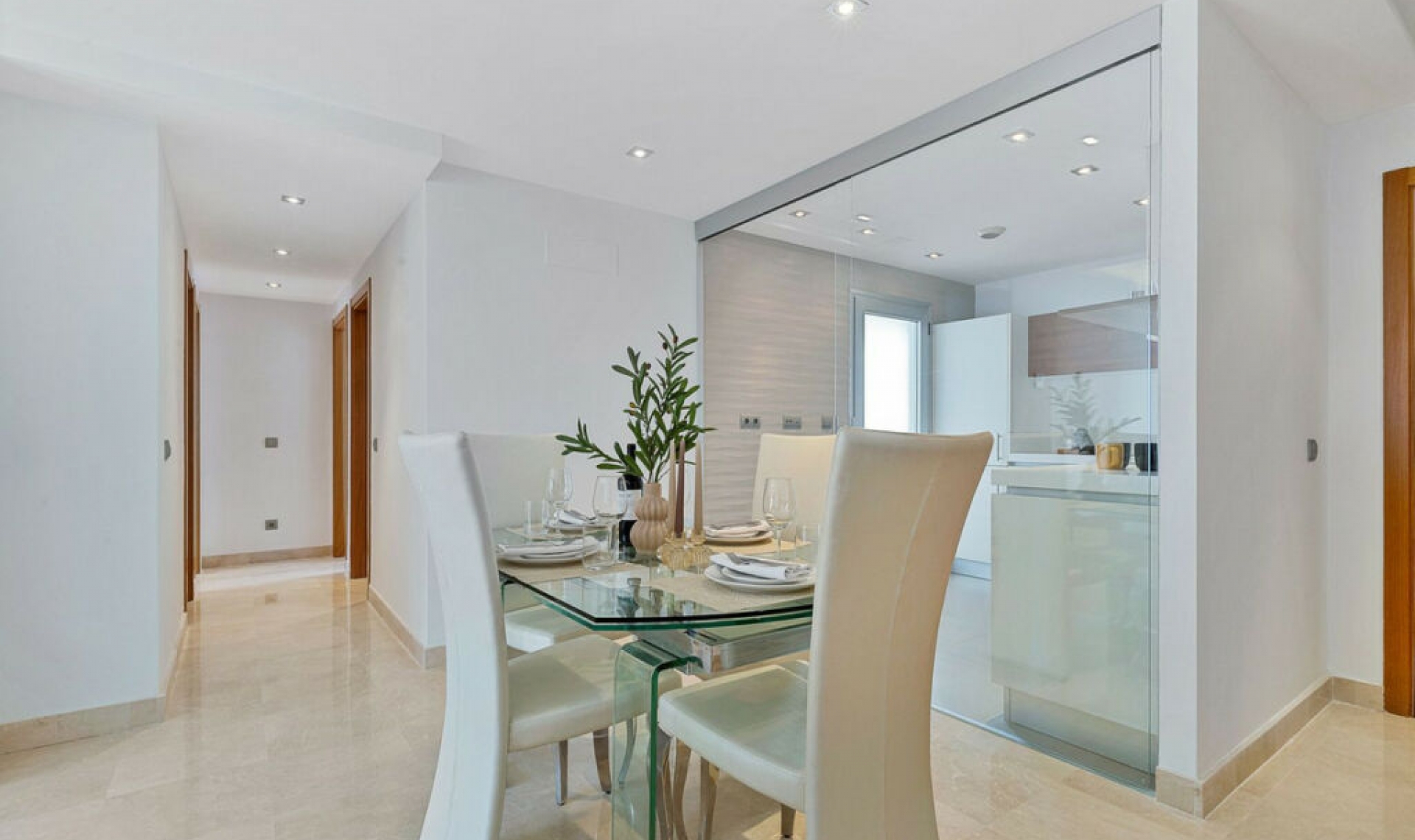 Resale - Apartment -
Marbella