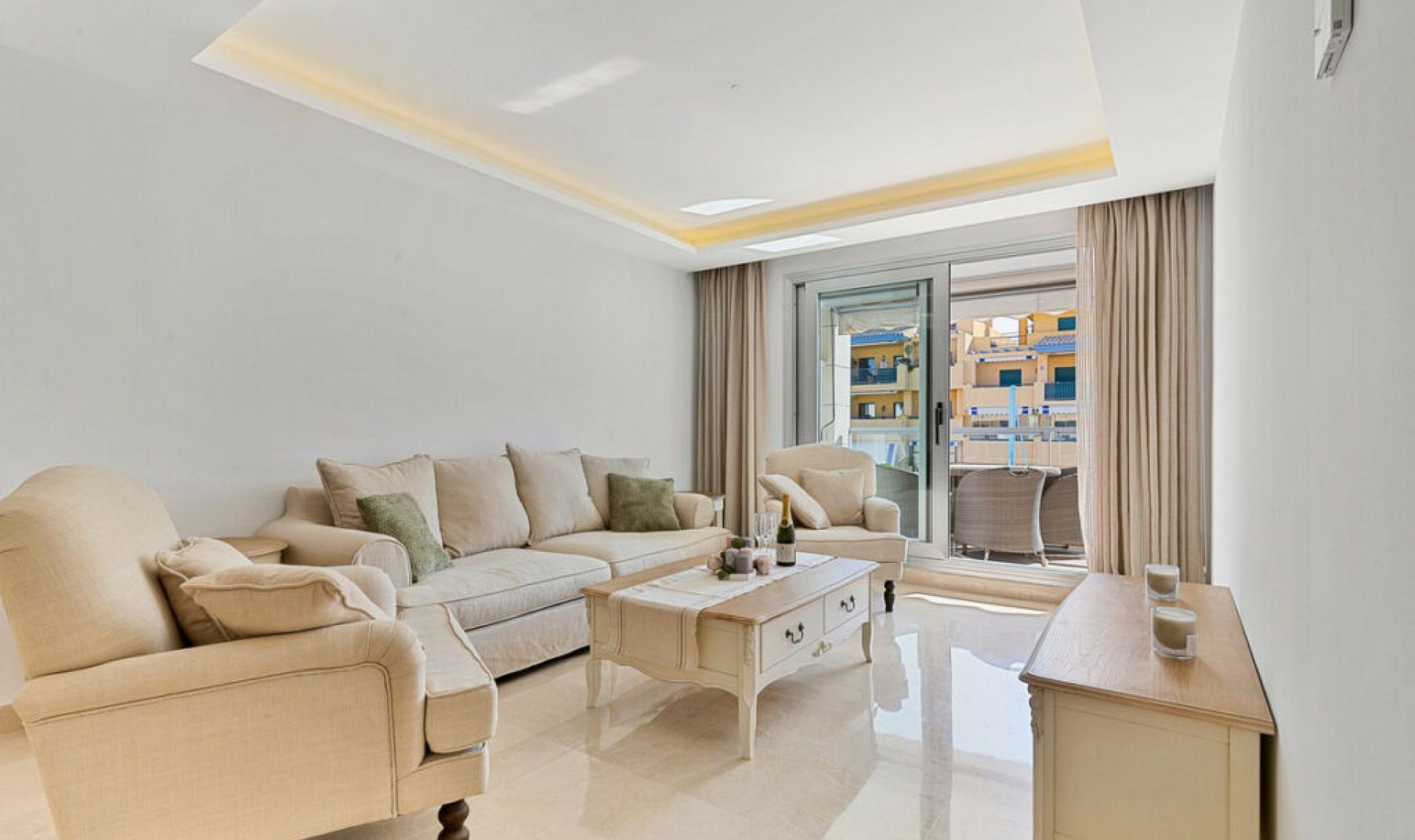 Resale - Apartment -
Marbella