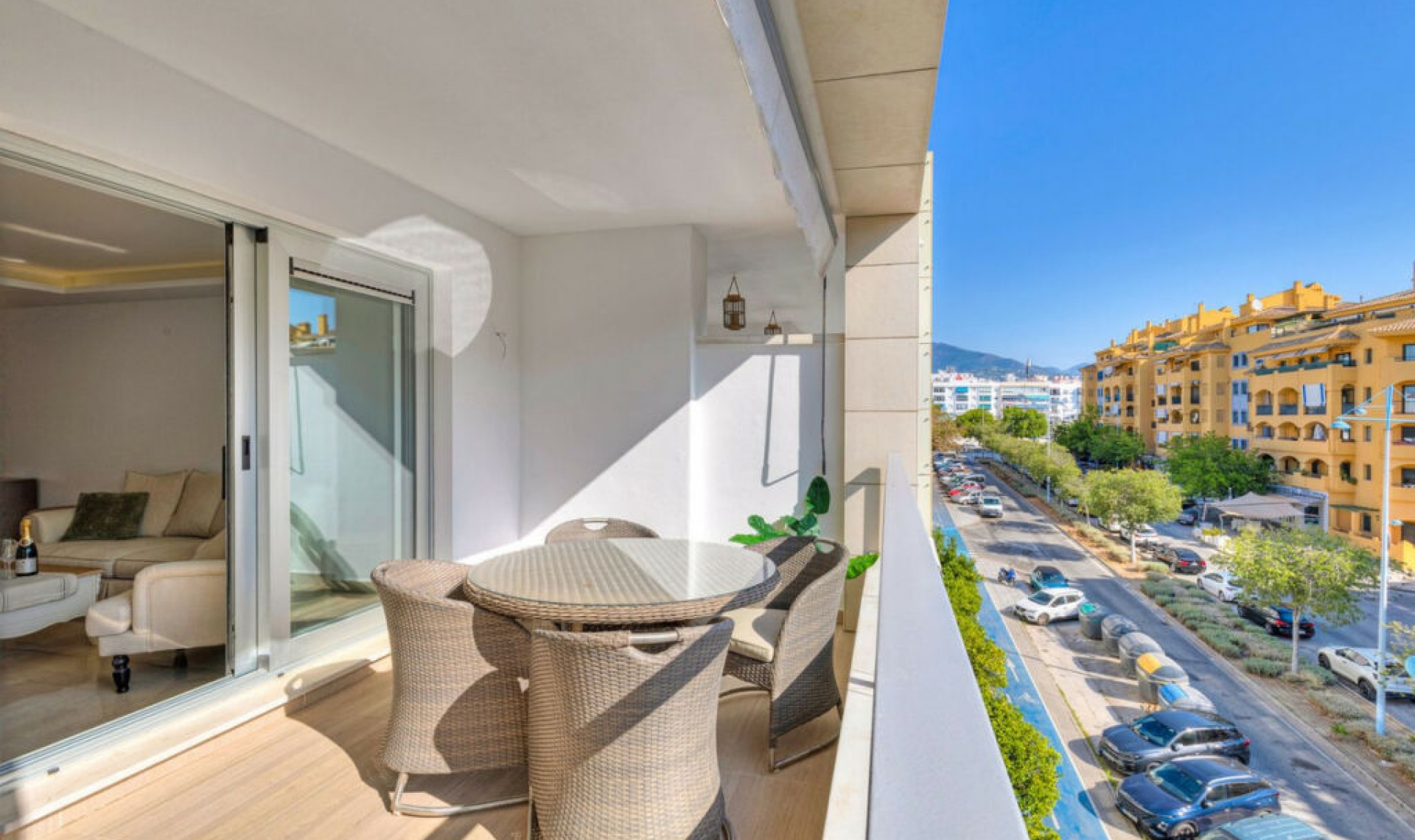 Resale - Apartment -
Marbella