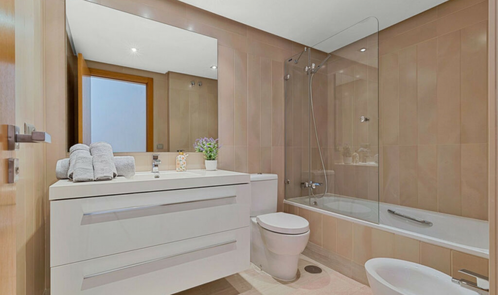 Resale - Apartment -
Marbella