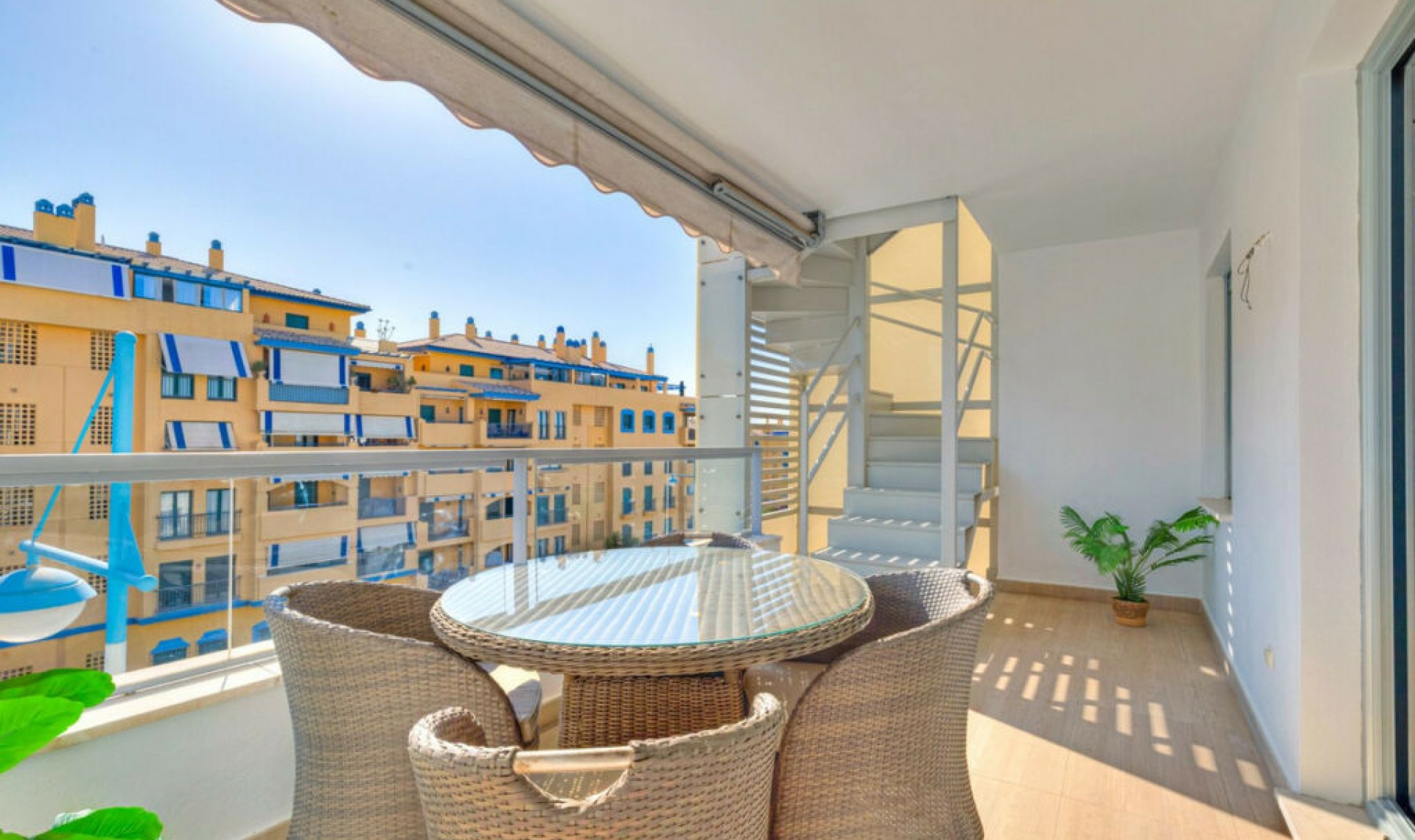 Resale - Apartment -
Marbella