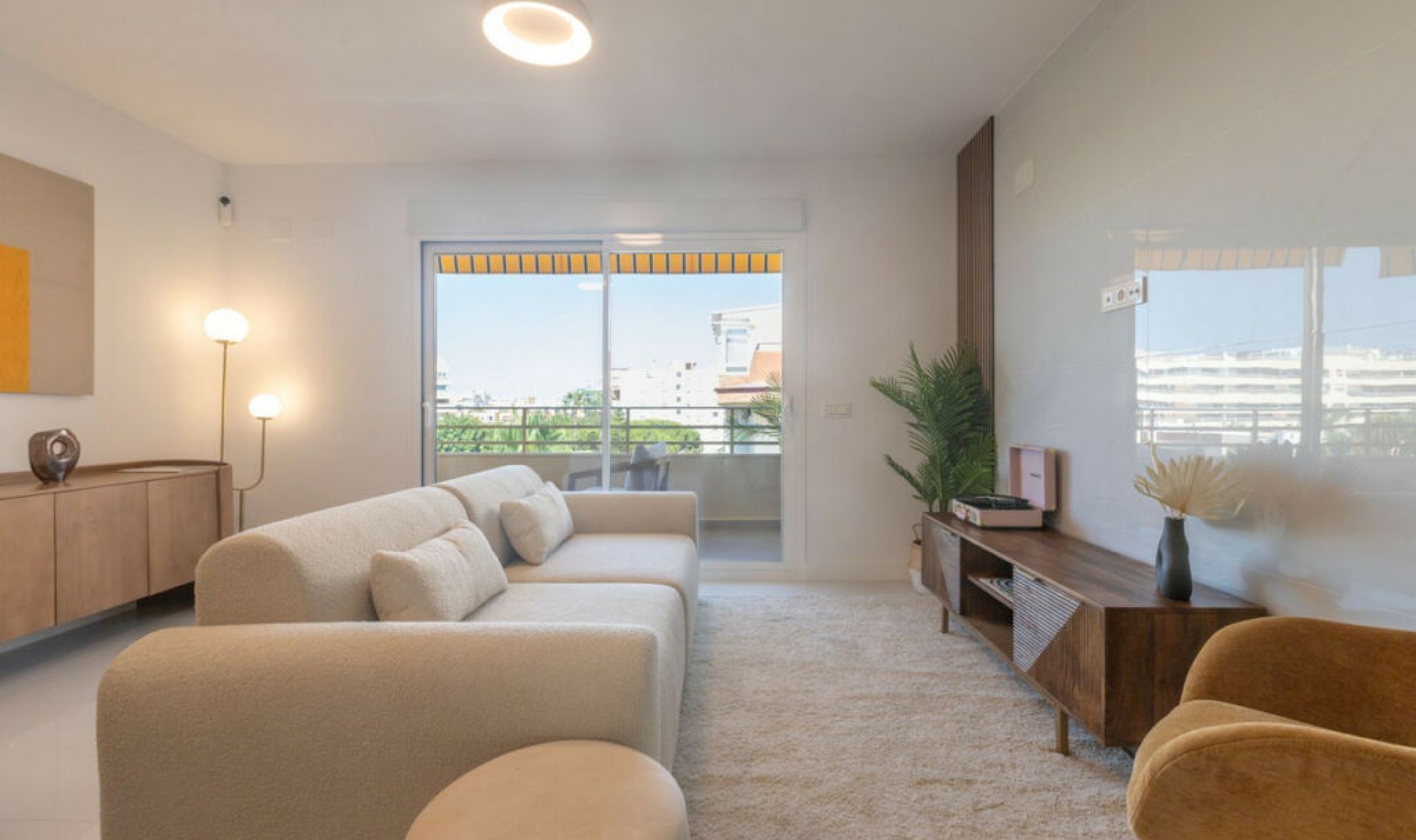 Resale - Apartment -
Marbella