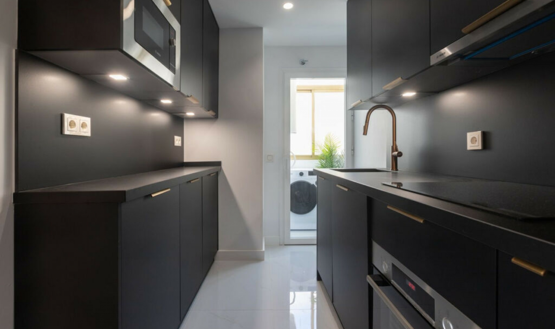 Resale - Apartment -
Marbella